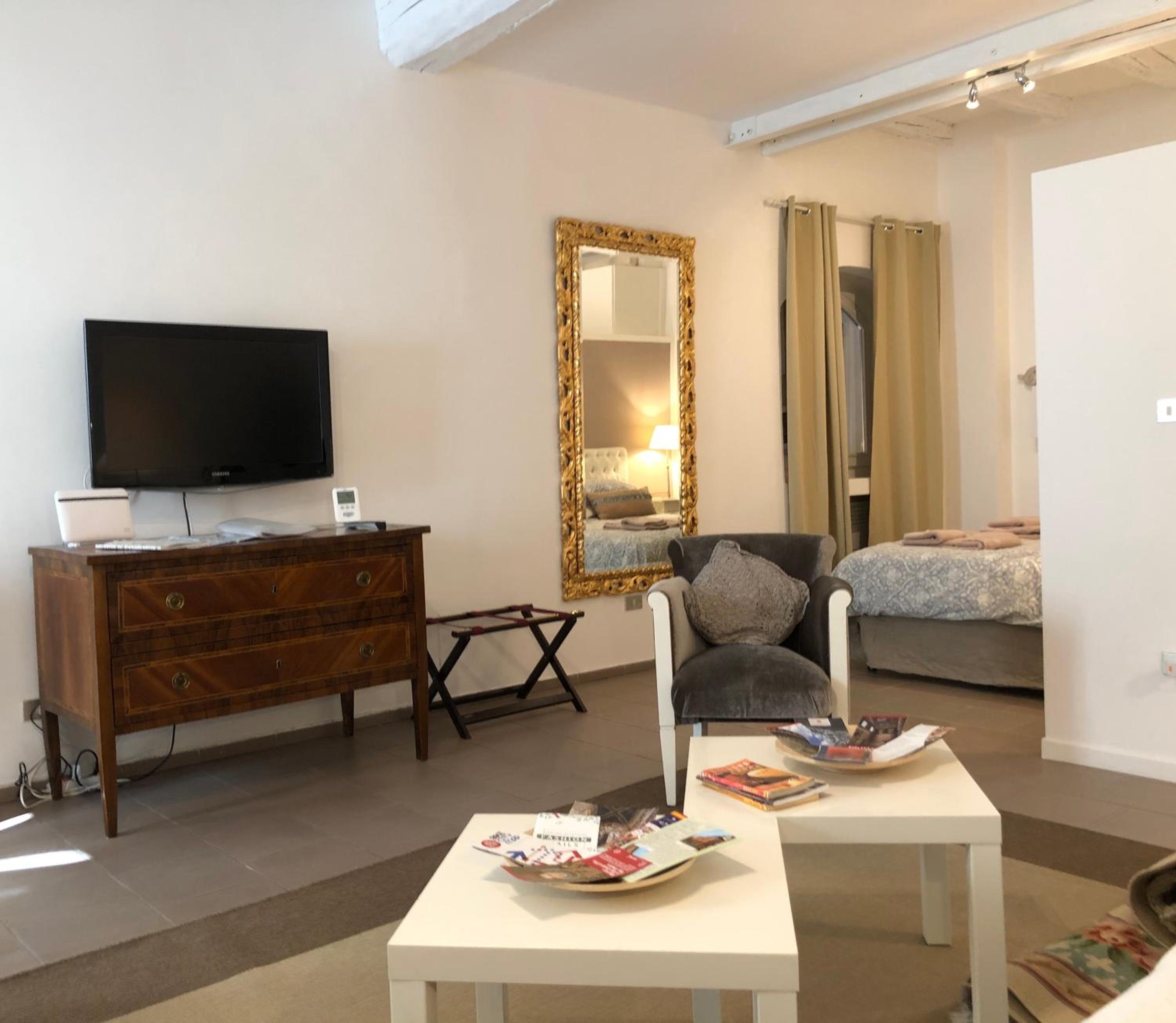 Deluxe Apartment