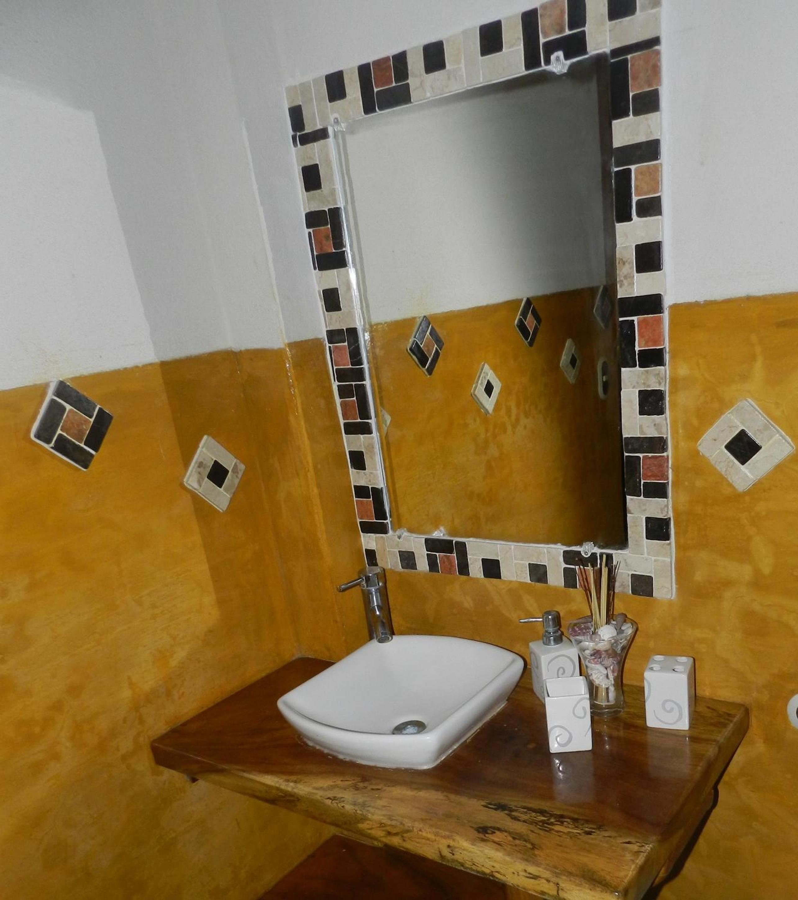 Two-Bedroom Apartment (6 Adults) photo 3