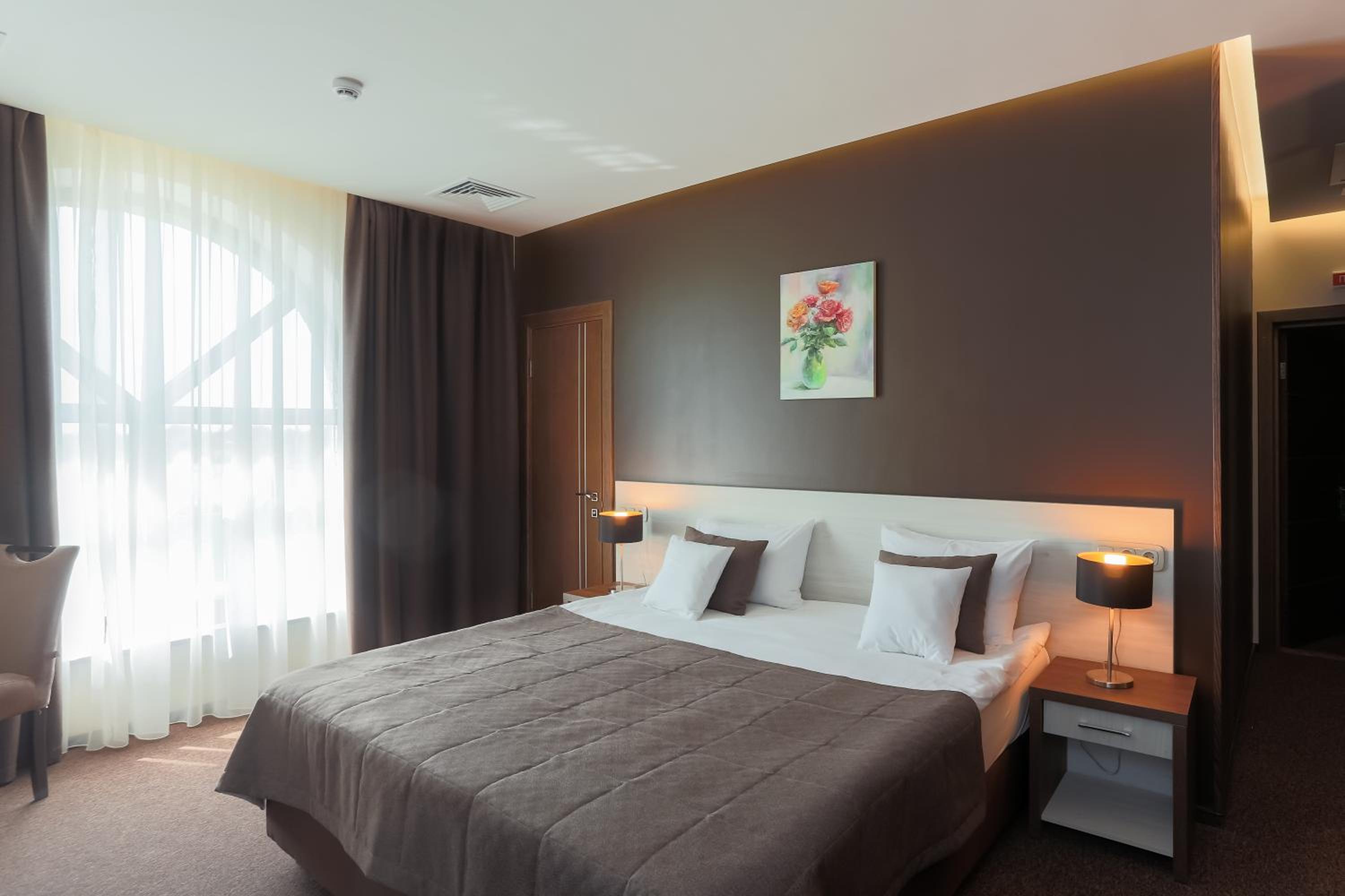 Deluxe King Room and Access to the Spa