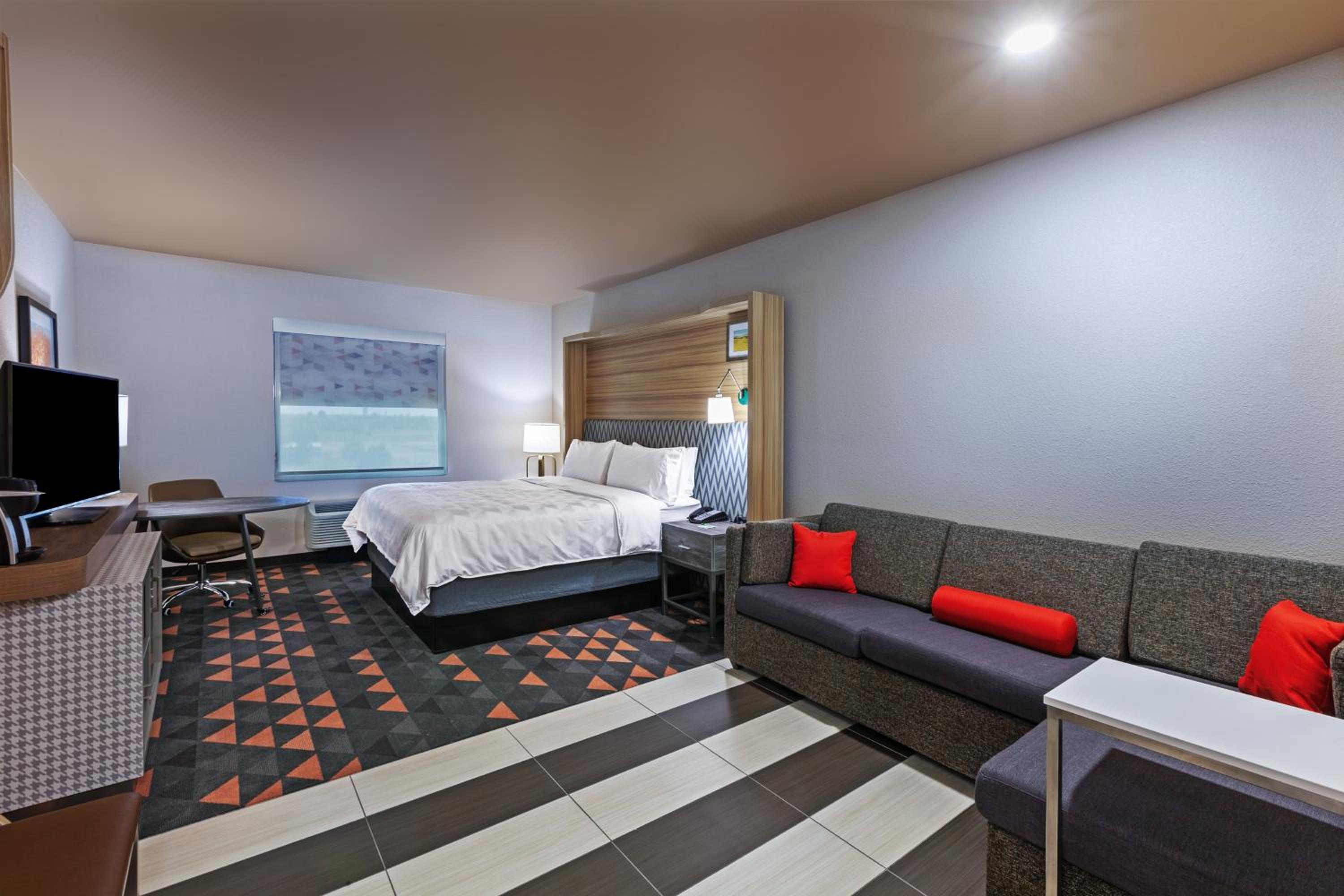 One-Bedroom King Suite with Sofa Bed - Photo 1