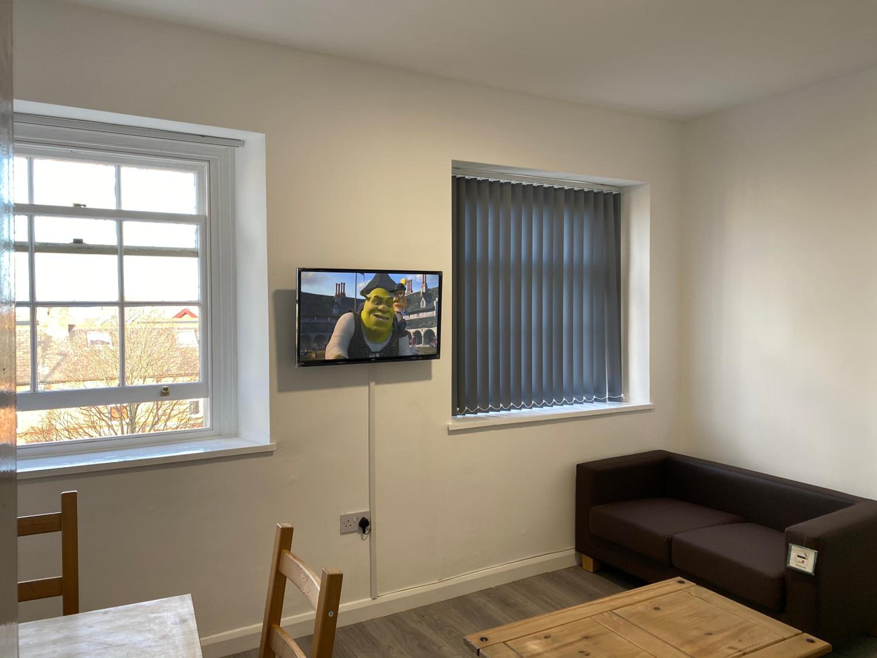 Three-Bedroom Apartment - Photo 5