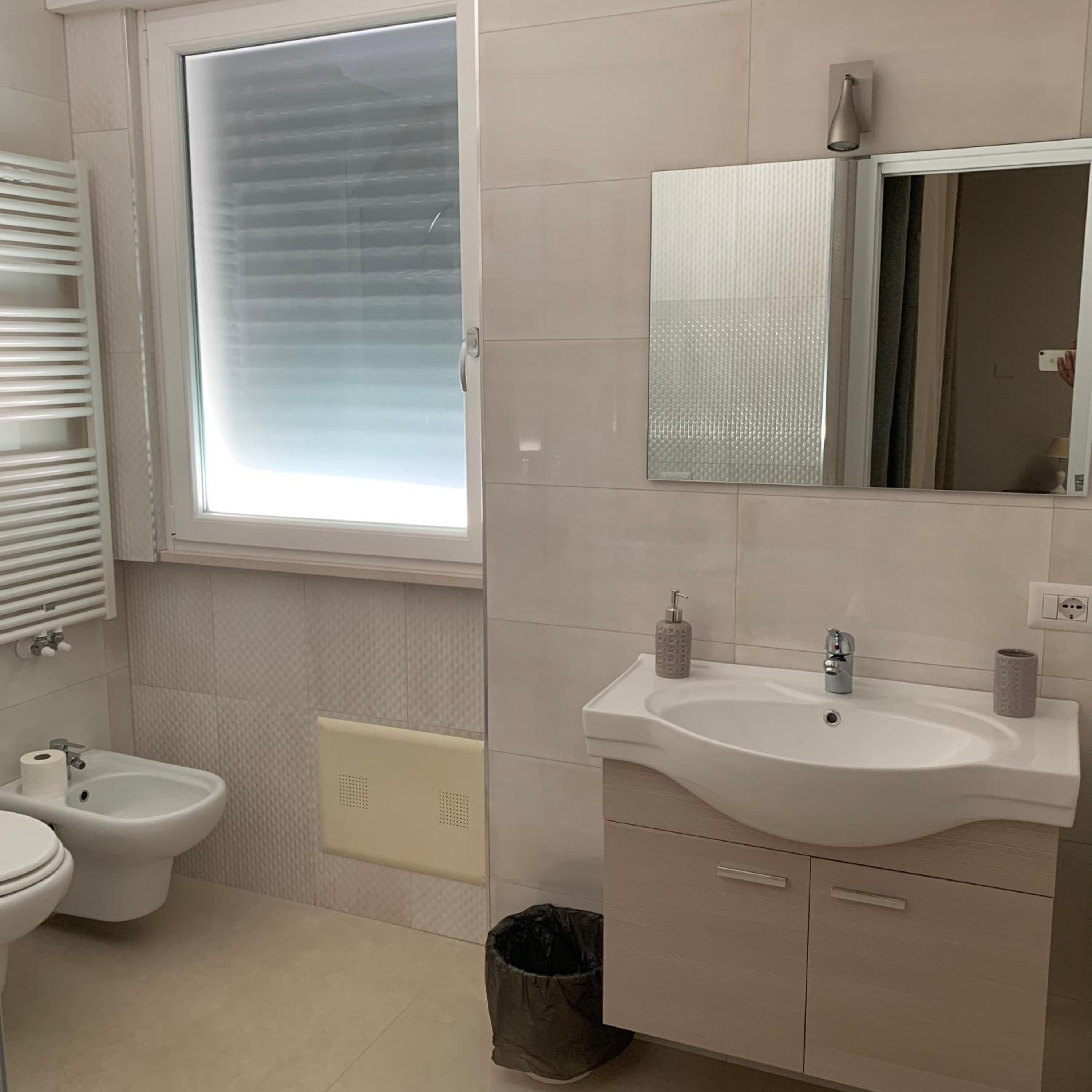 Junior Suite with Balcony - Photo 4