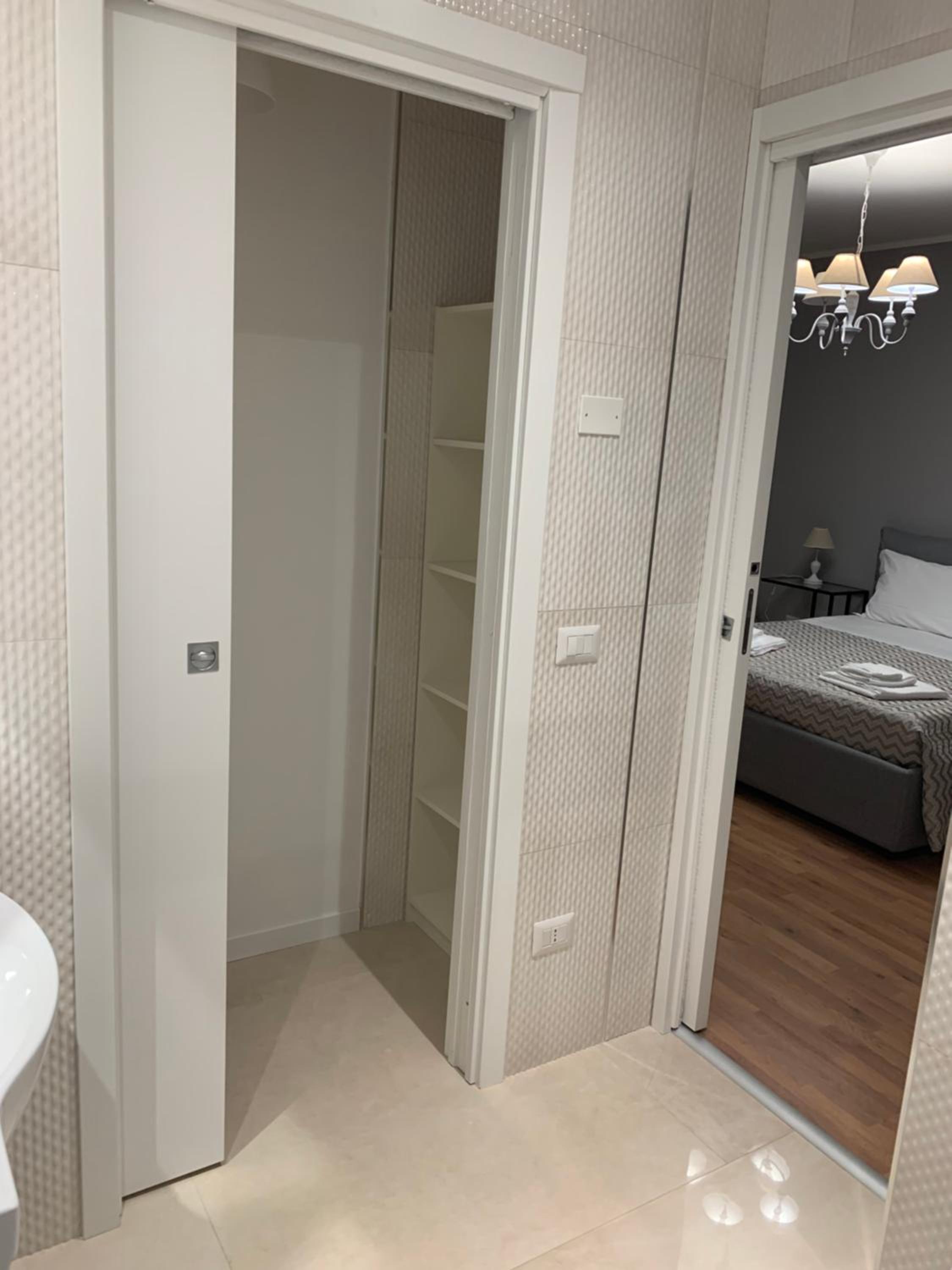 Junior Suite with Balcony - Photo 3