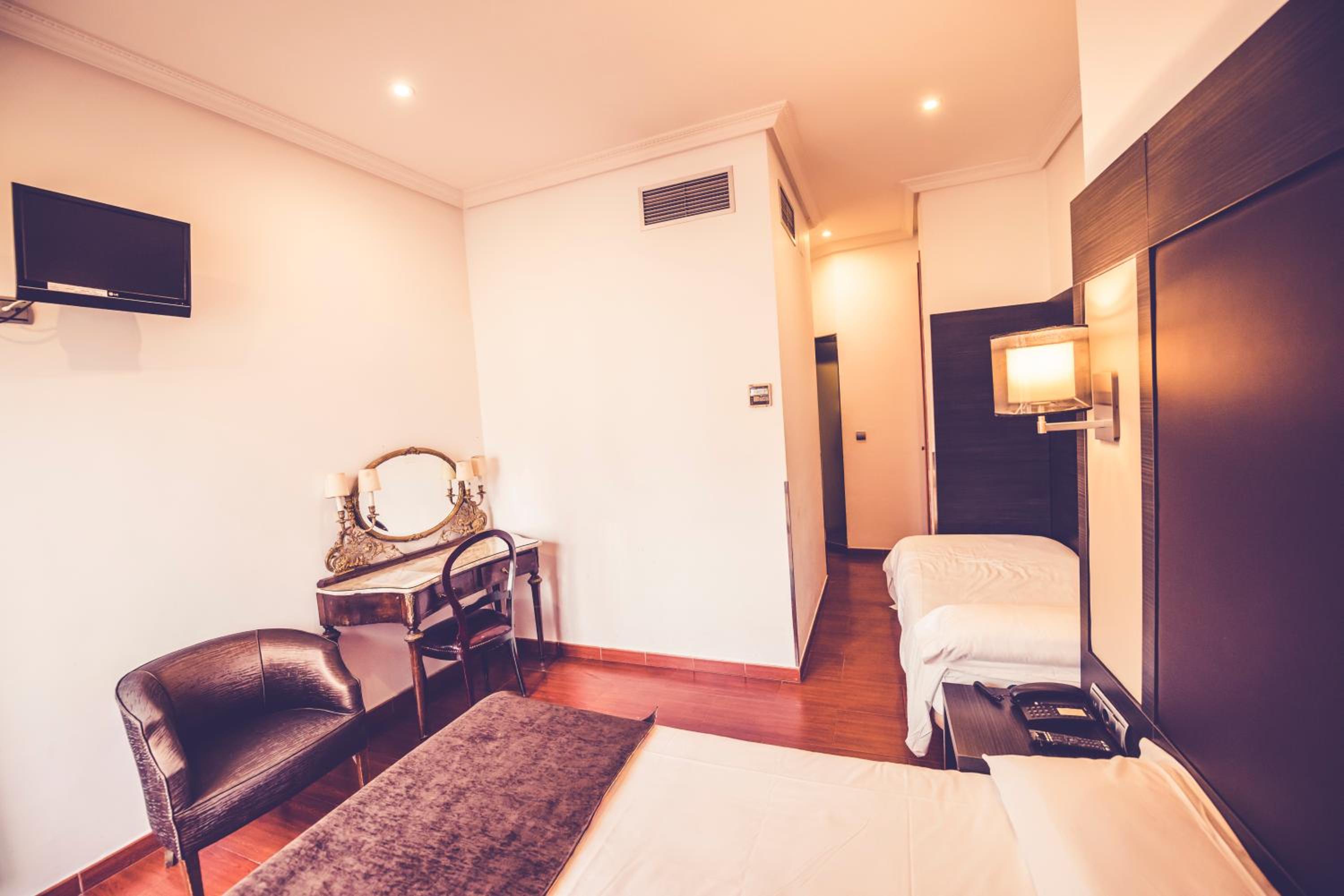 Triple Room - Photo 1