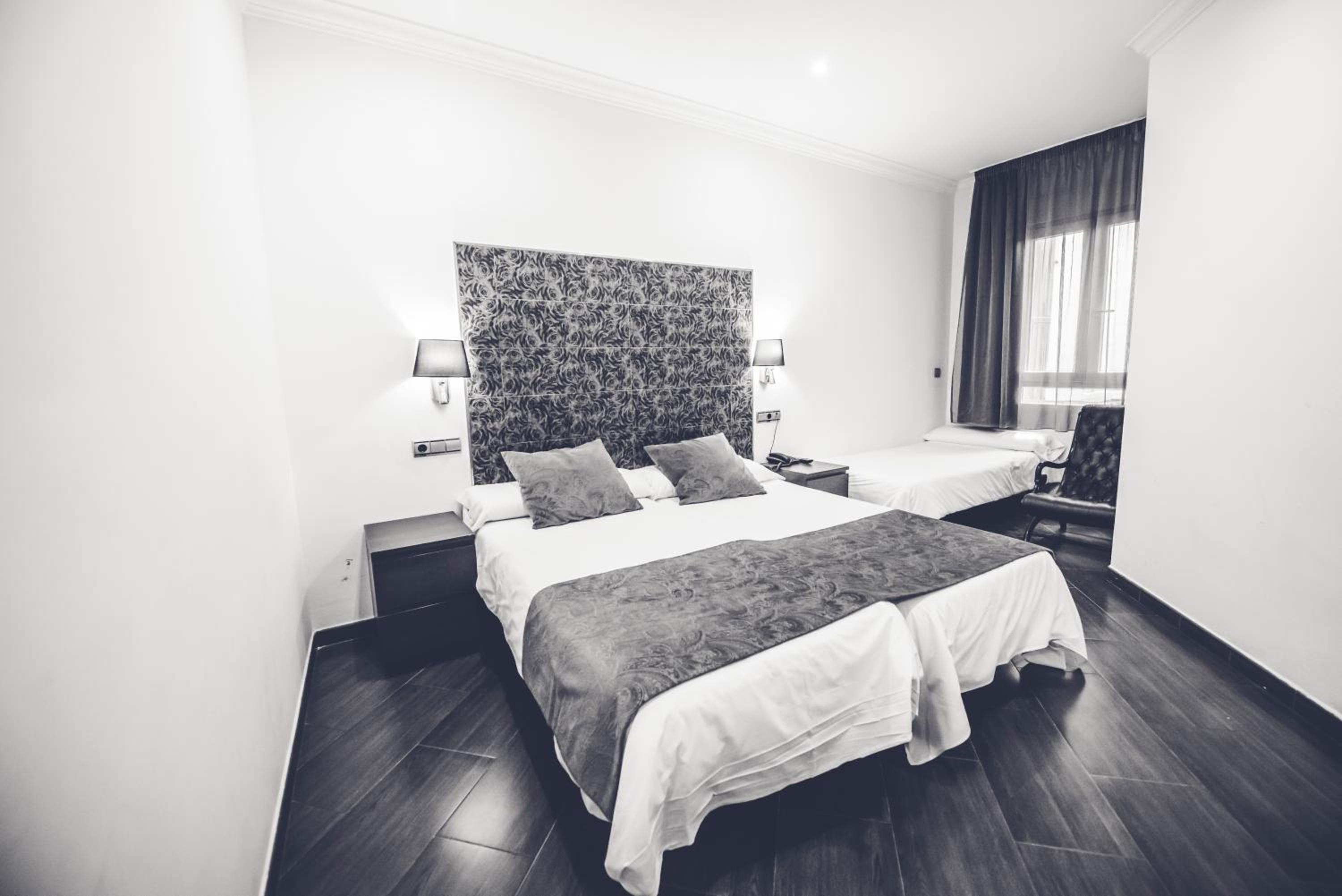 Triple Room - Photo 3