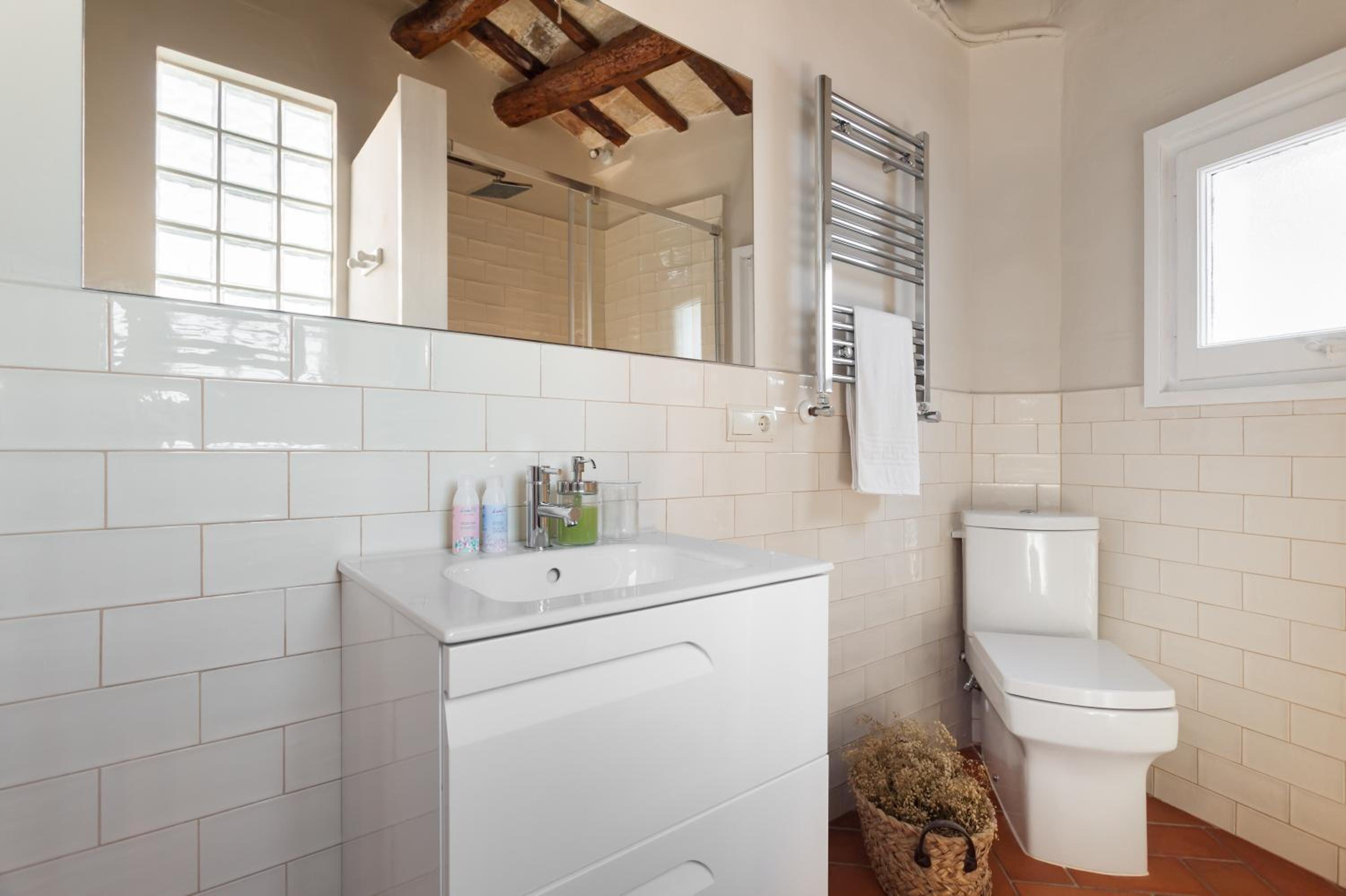 Three-Bedroom House - Photo 3