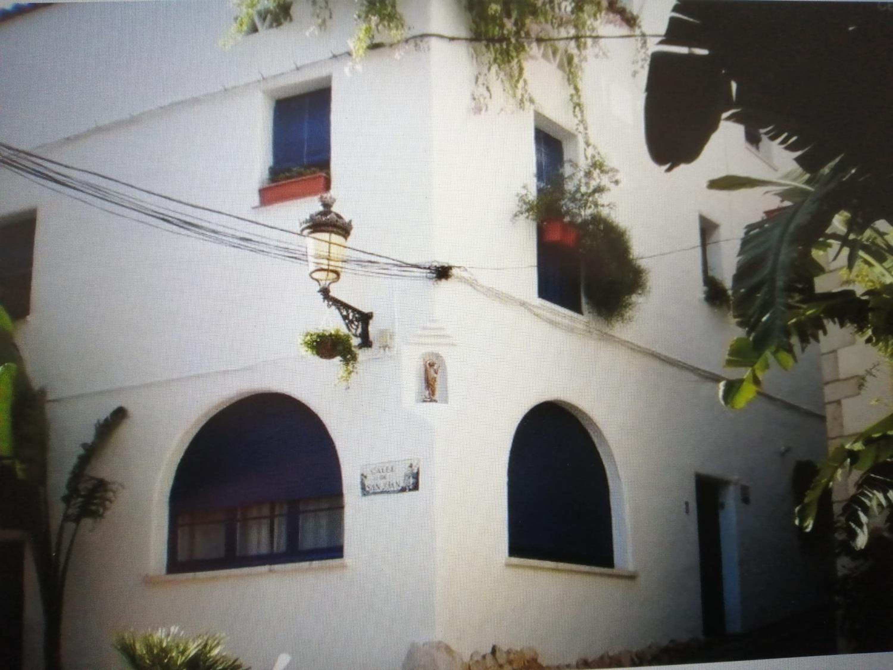 Three-Bedroom House - Photo 11