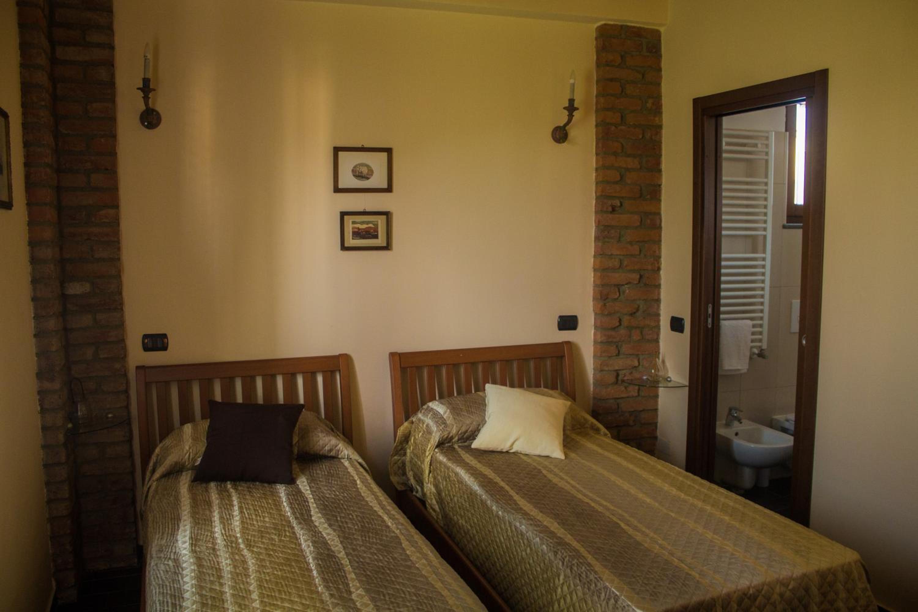 Double or Twin Room photo 1