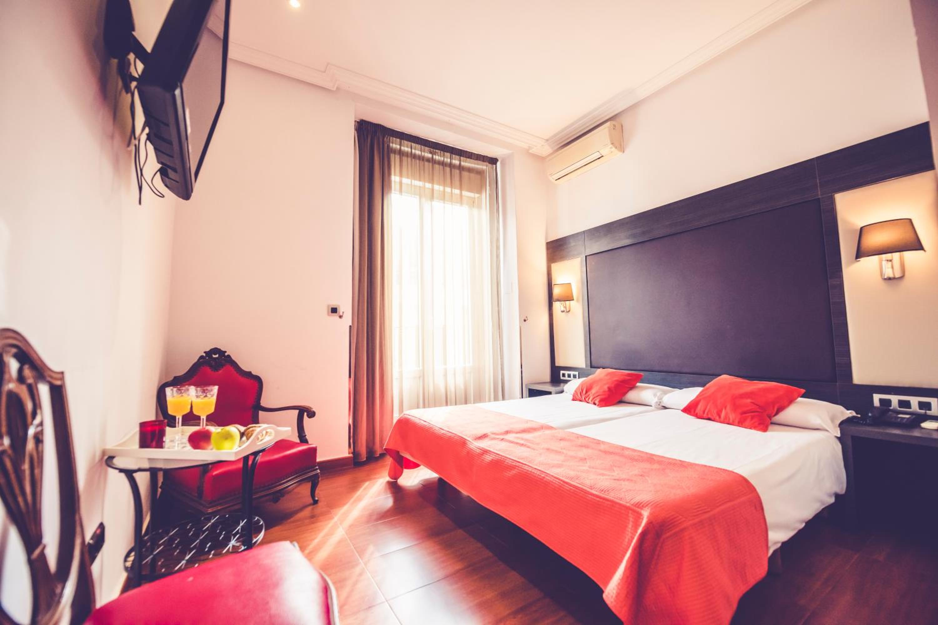 Double or Twin Room - Photo 1