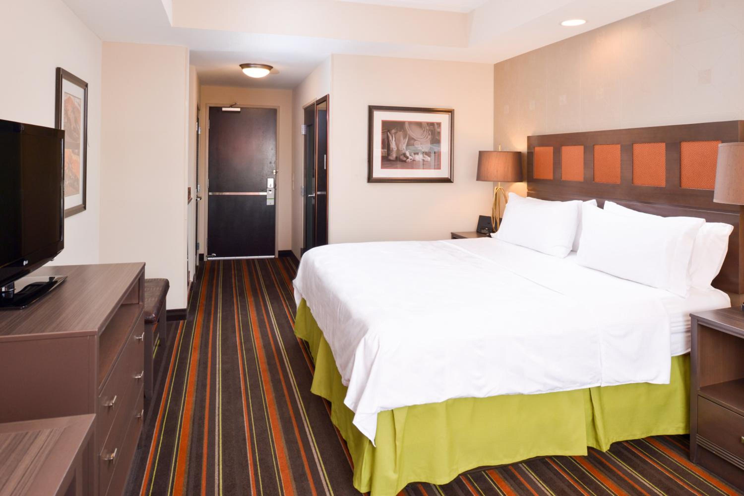 Standard King Room photo 1