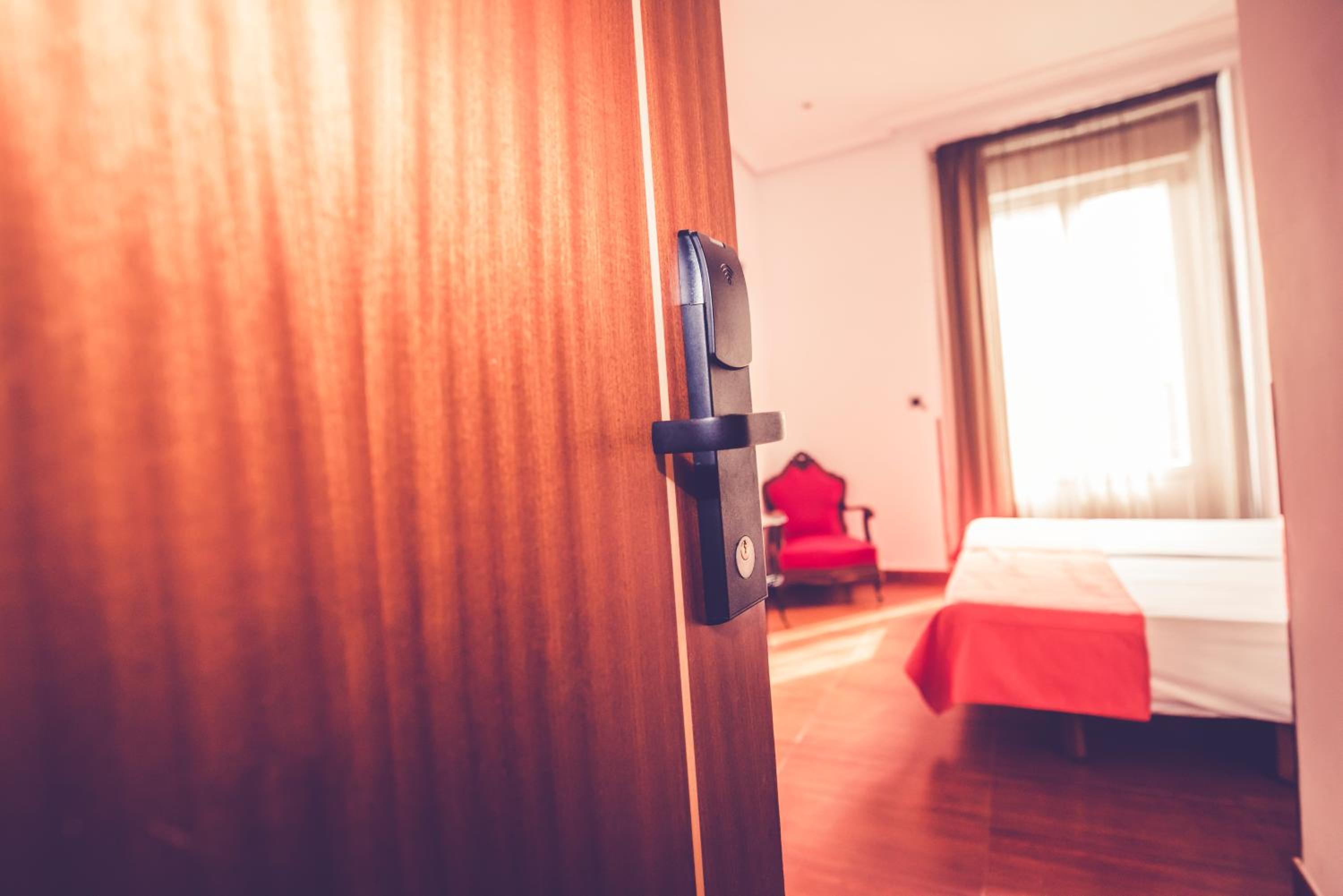 Double or Twin Room - Photo 32