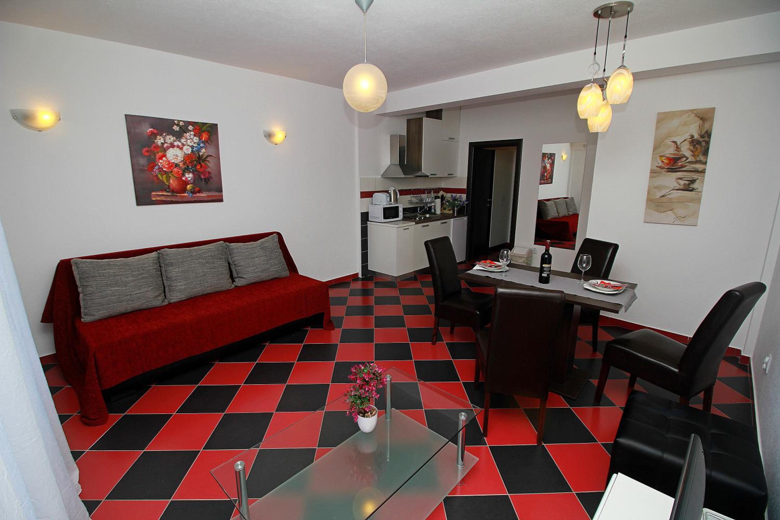 Deluxe Apartment