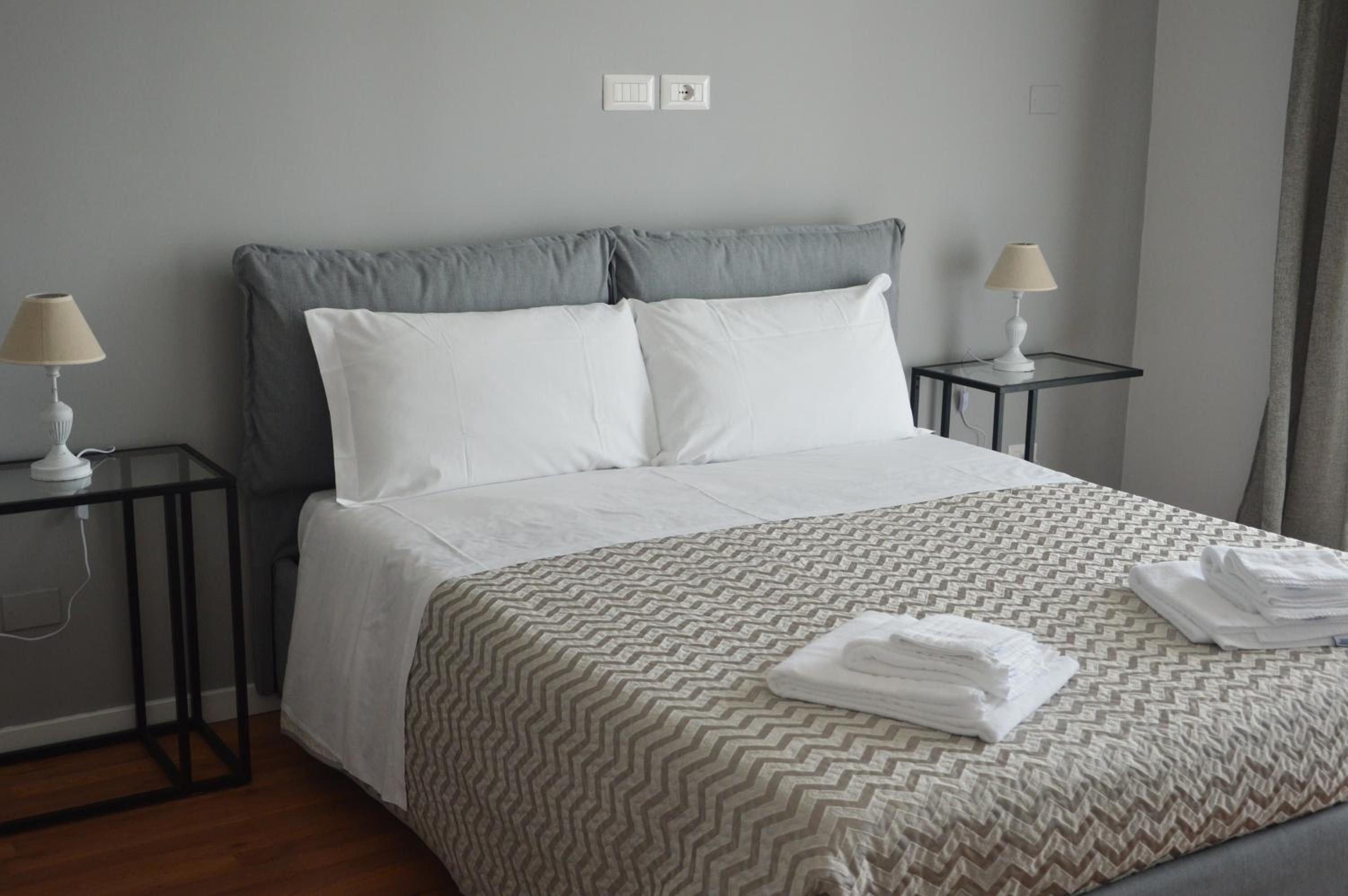 Junior Suite with Balcony - Photo 9