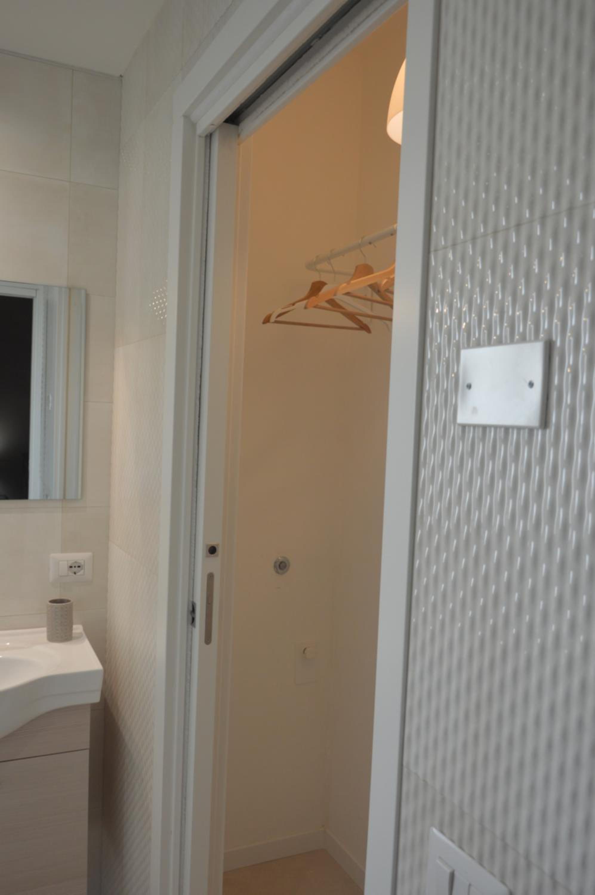 Junior Suite with Balcony - Photo 14