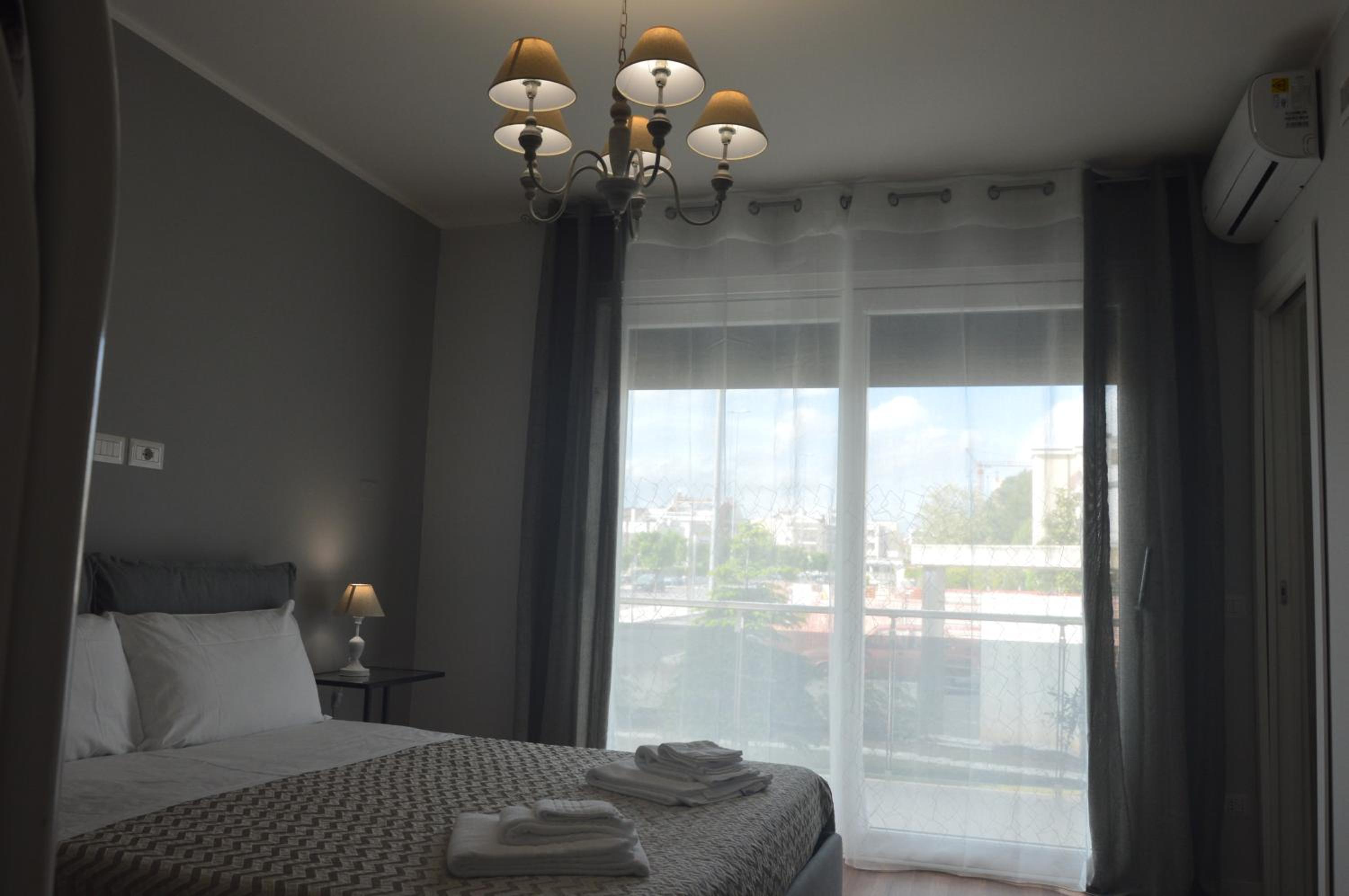 Junior Suite with Balcony - Photo 15