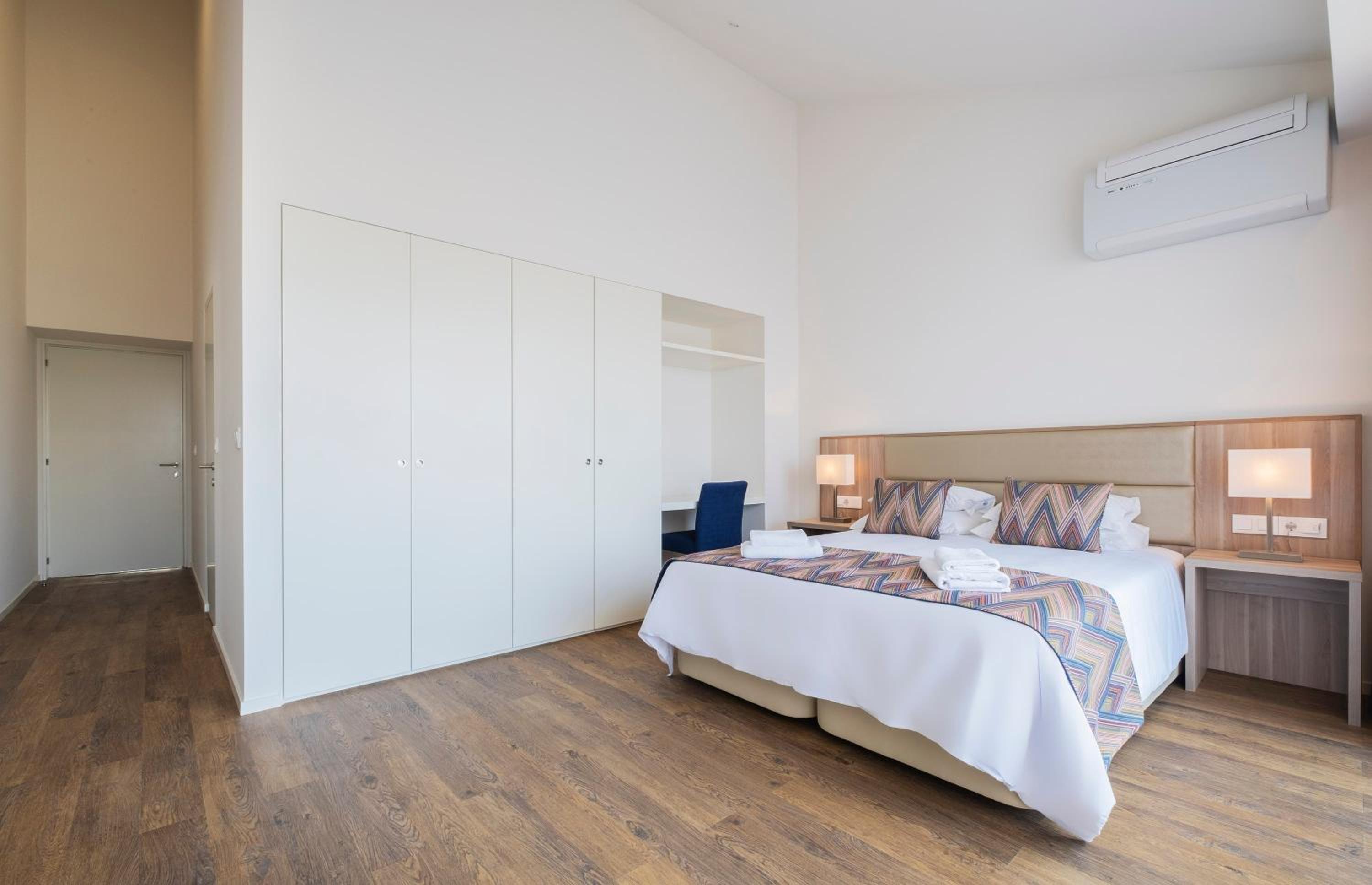 Two-Bedroom House - Photo 14