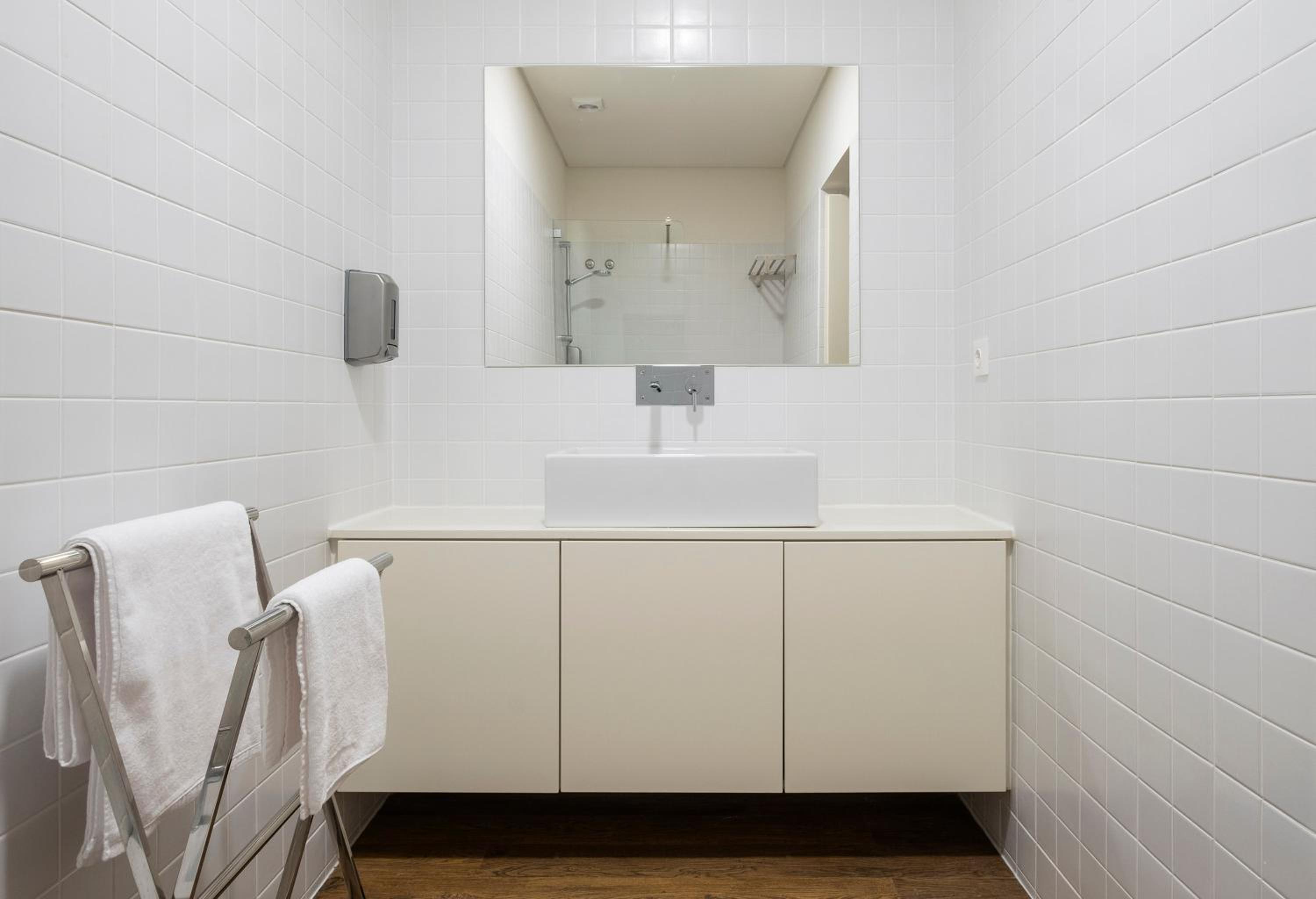 Two-Bedroom House - Photo 17