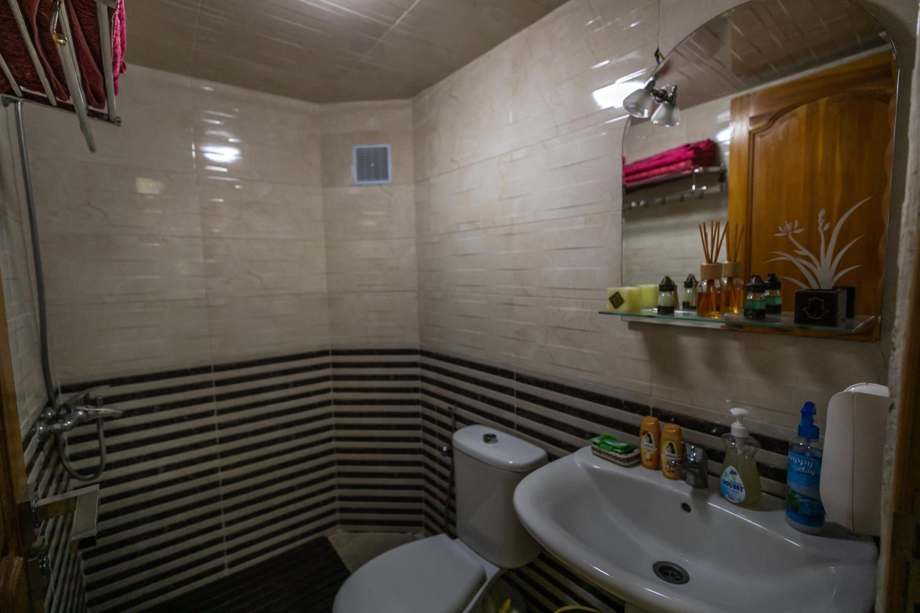 Apartment with Balcony - Photo 12