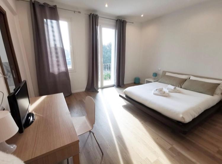 Double Room with Private Bathroom photo 1