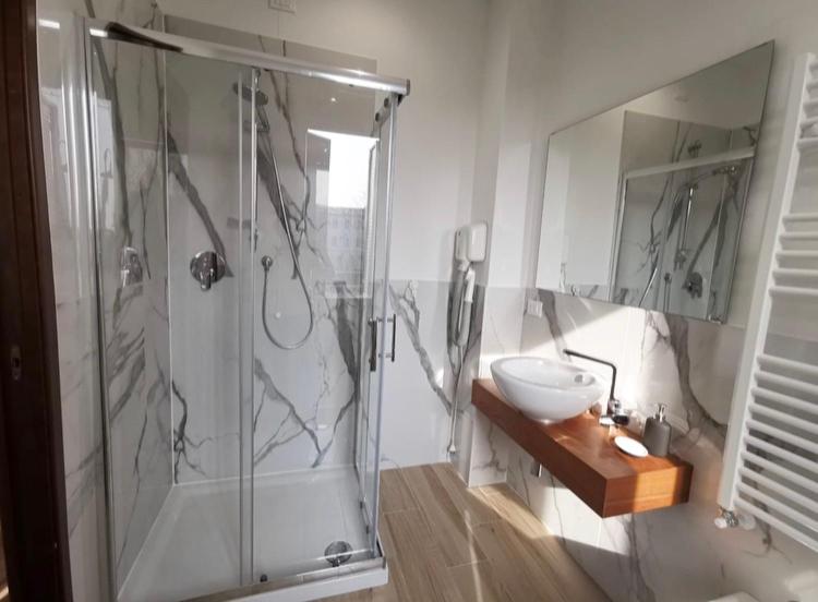 Double Room with Private Bathroom photo 2
