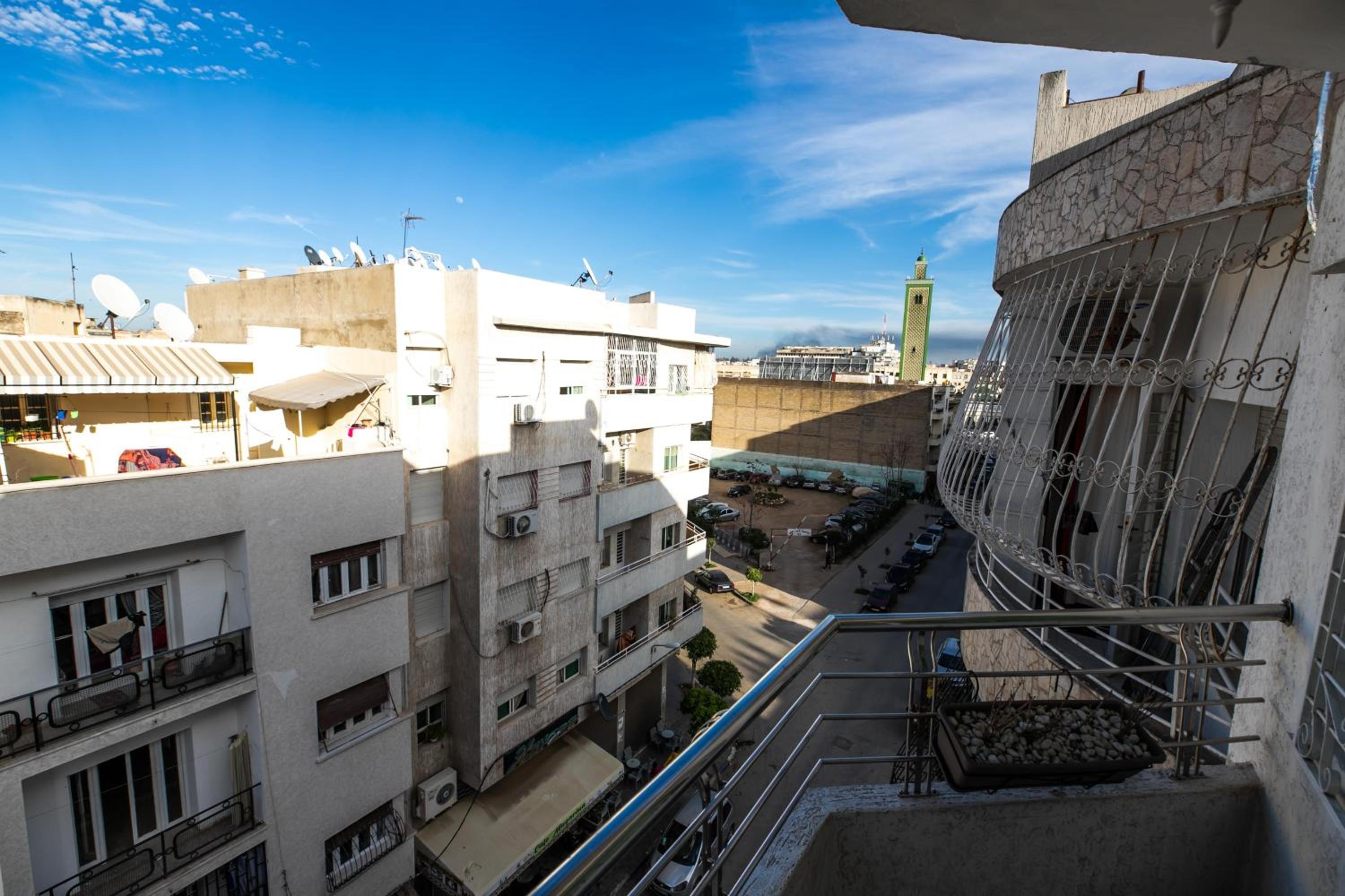 Apartment with Balcony - Photo 22
