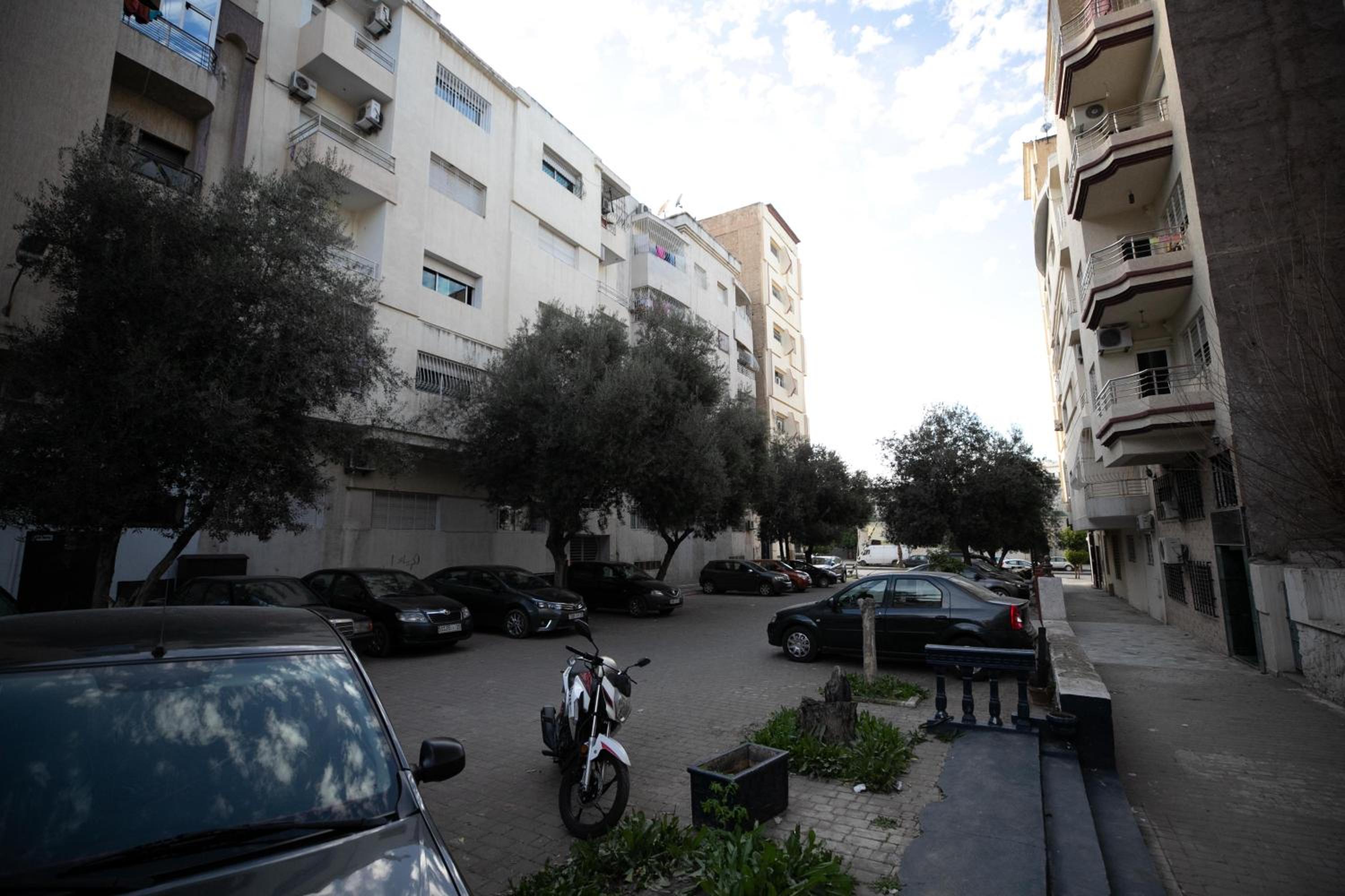 Apartment with Balcony - Photo 32
