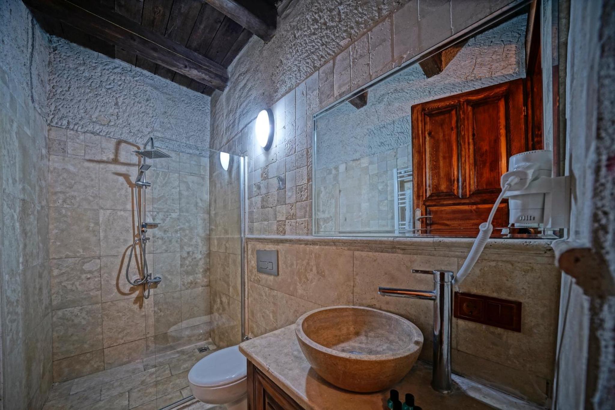 Standard Double Room - Photo 4