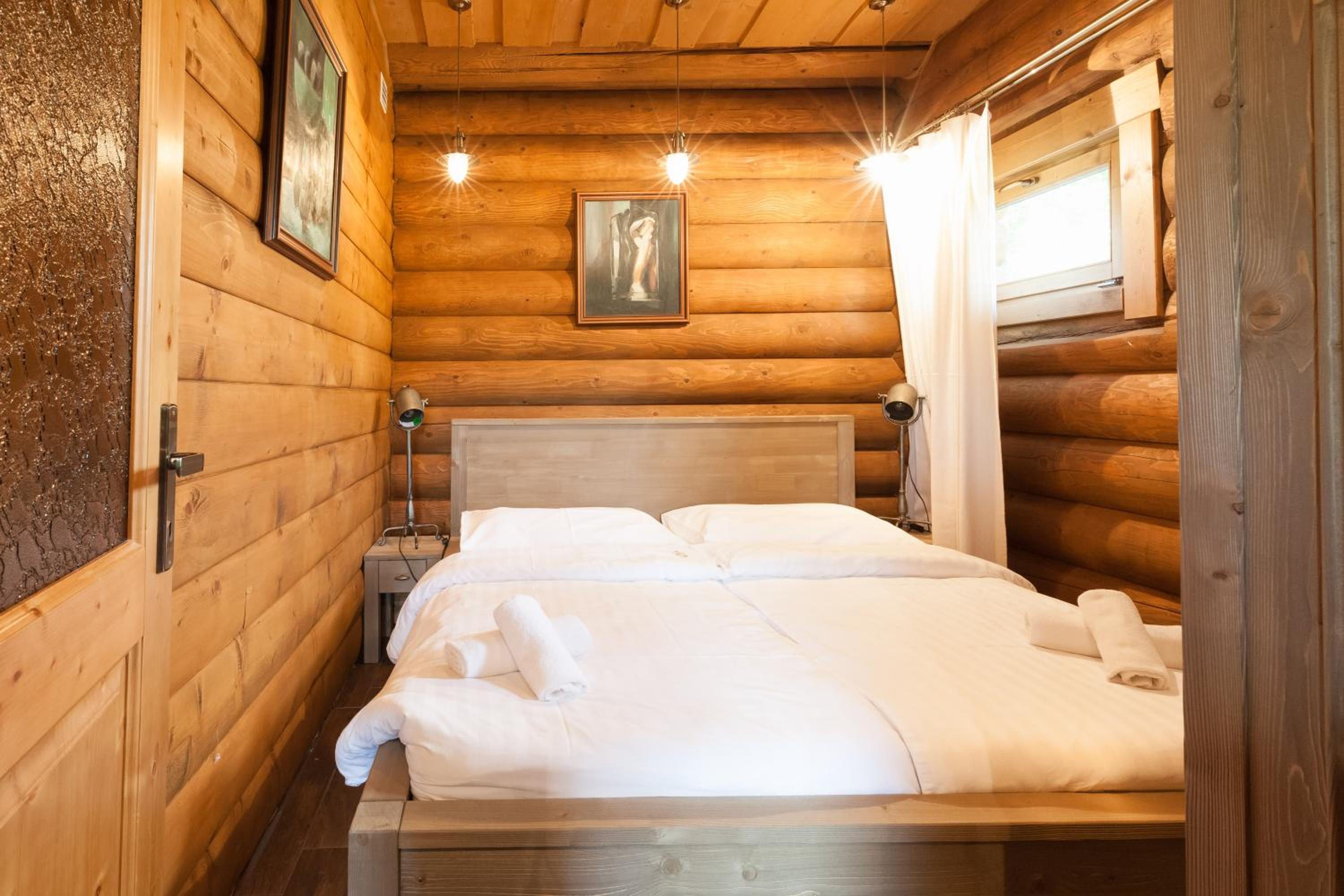 Double Room - Photo 11