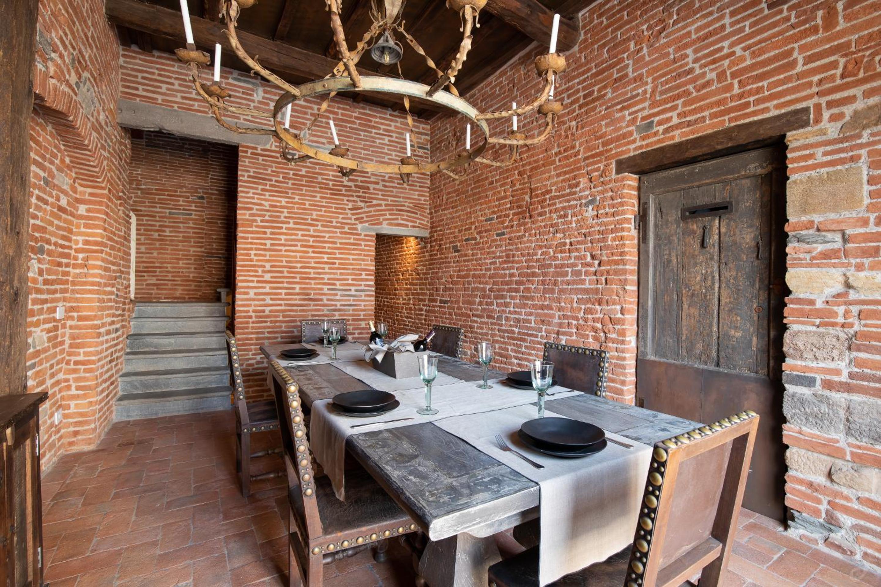 Three-Bedroom House - Photo 2