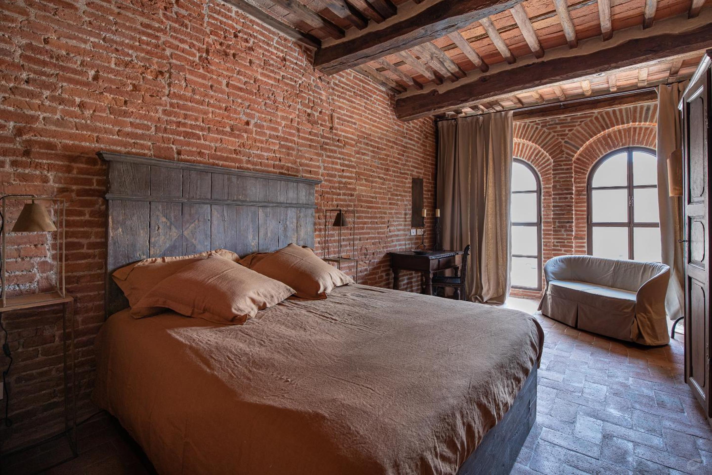 Three-Bedroom House - Photo 41