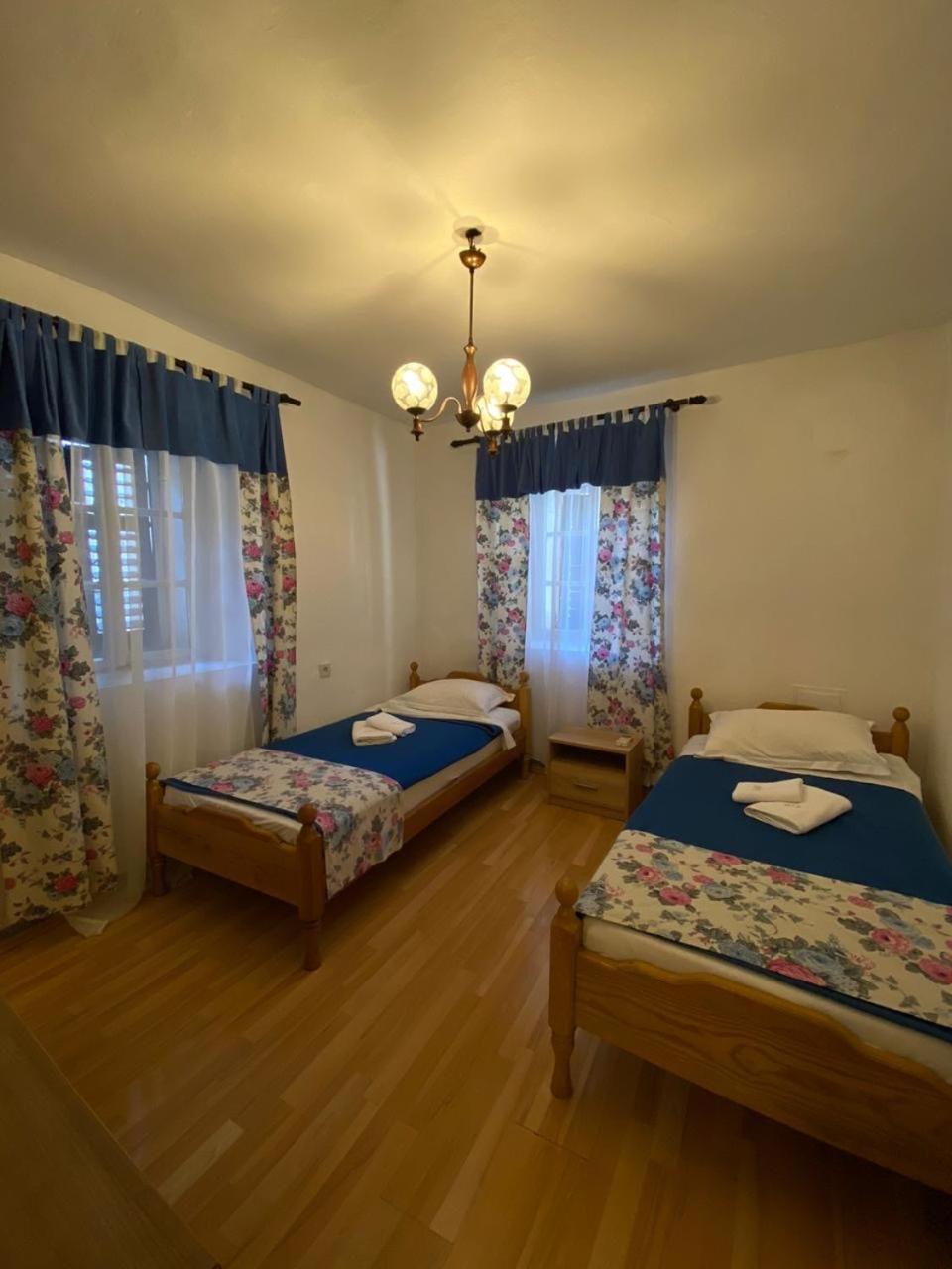 Standard Twin Room with Shared Bathroom