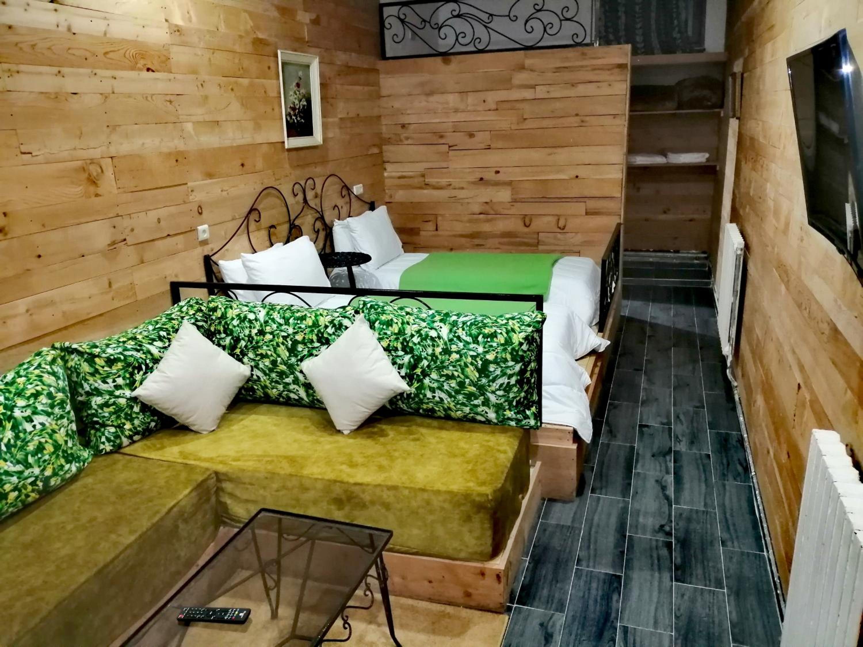 Standard Twin Room - Photo 4