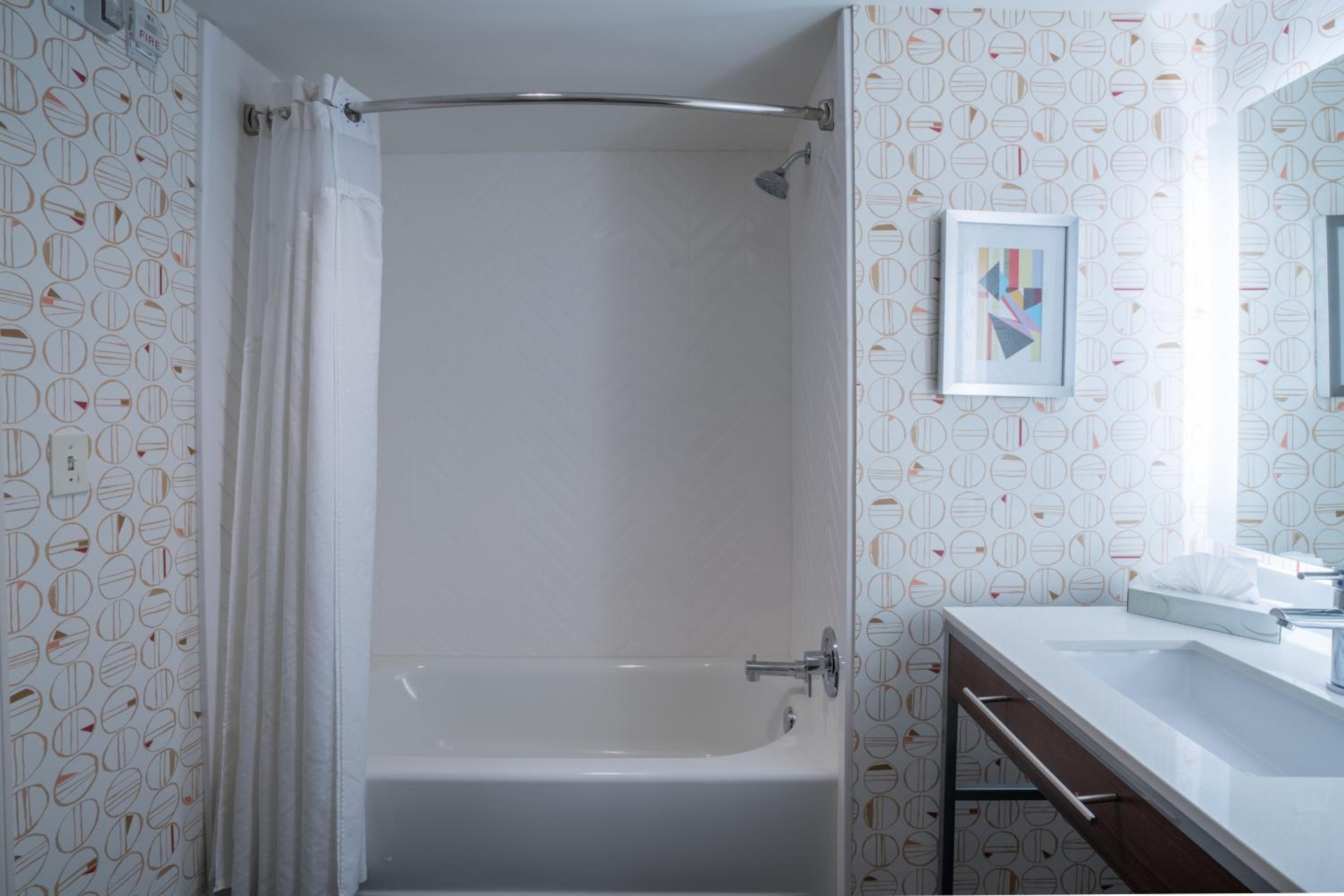 Standard King Room - Photo 3