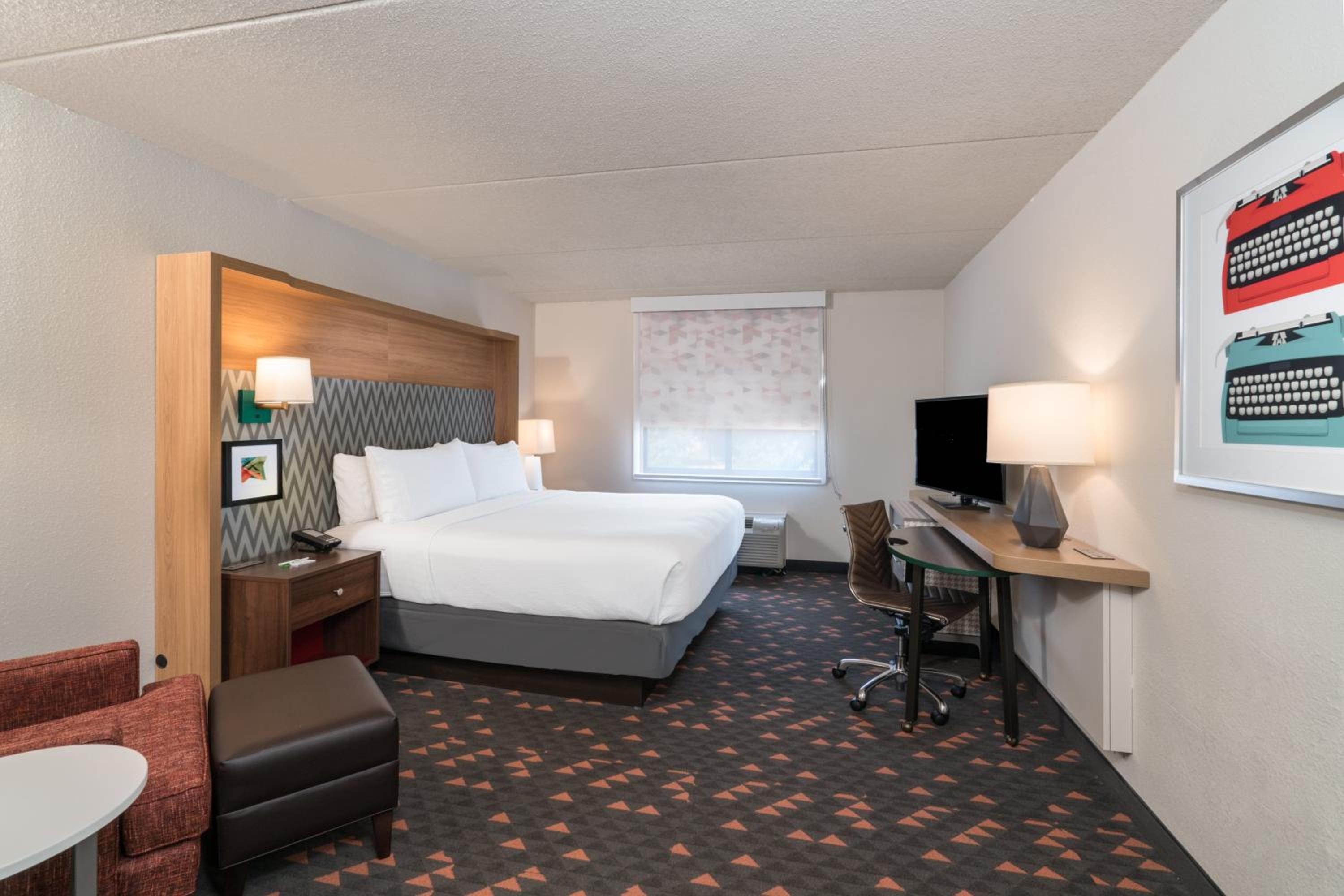 Standard King Room - Photo 4