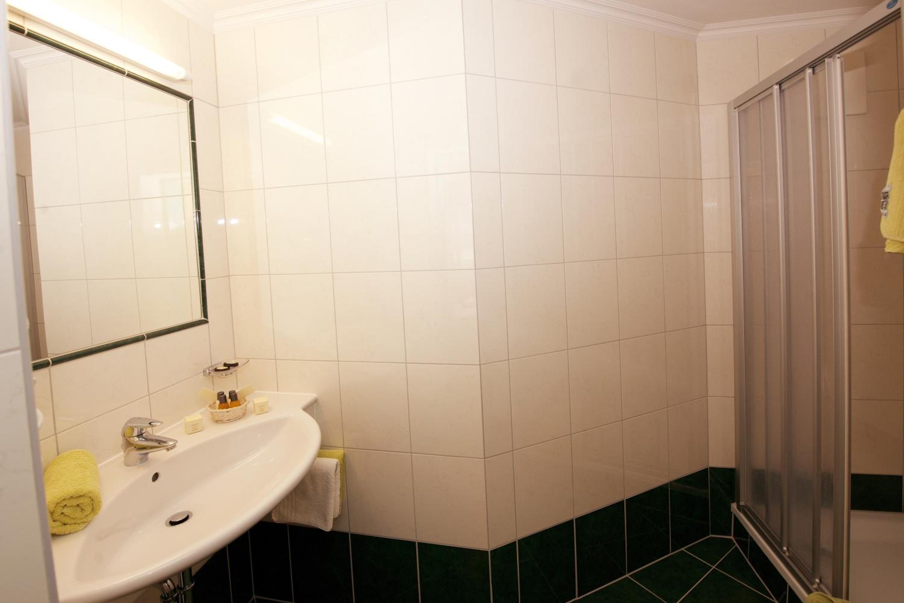 Quadruple Room with Balcony photo 2