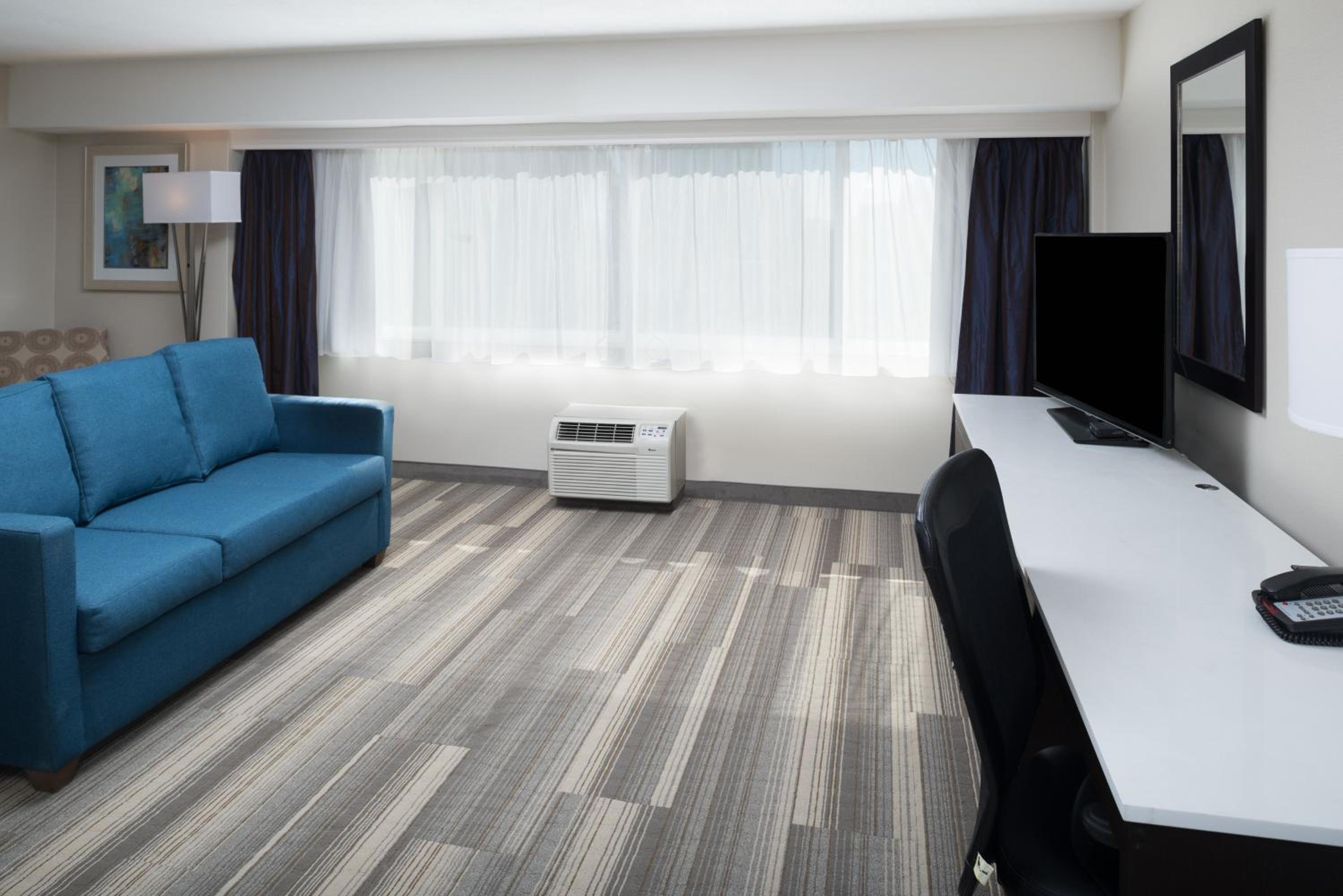 Suite with Two Queen Beds and Accessible Roll-In Shower photo 2