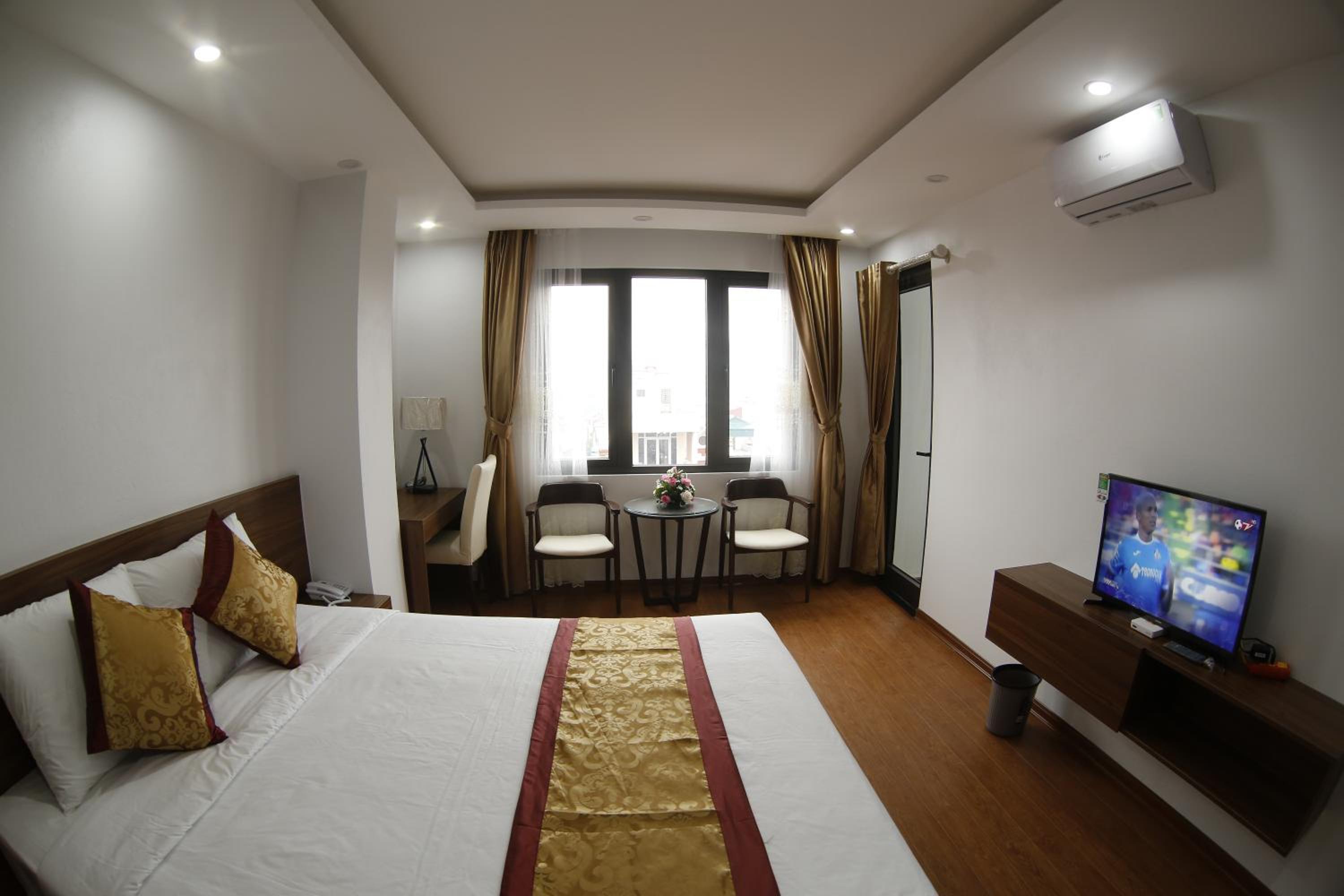 Large Double Room photo 1