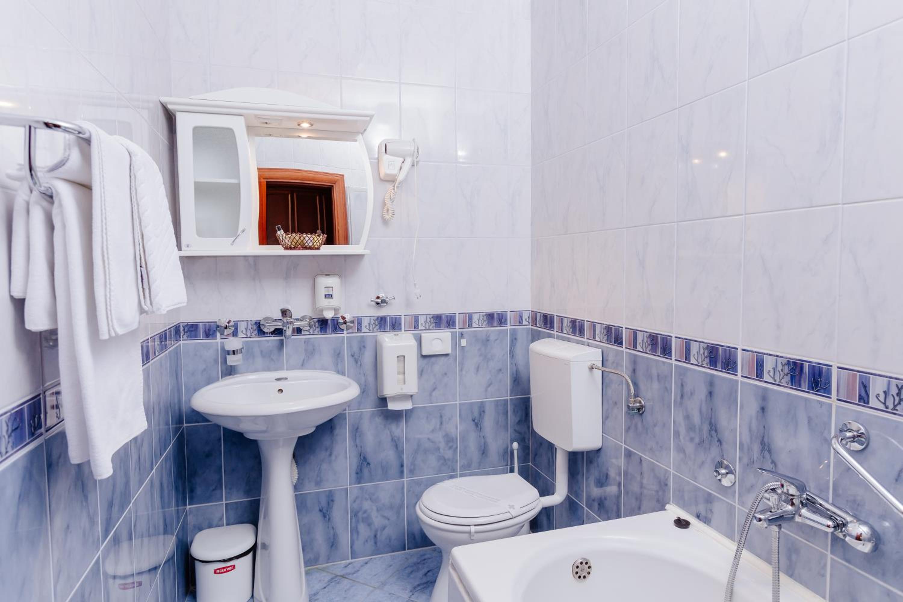 Deluxe Double Room with Sea View - Photo 5