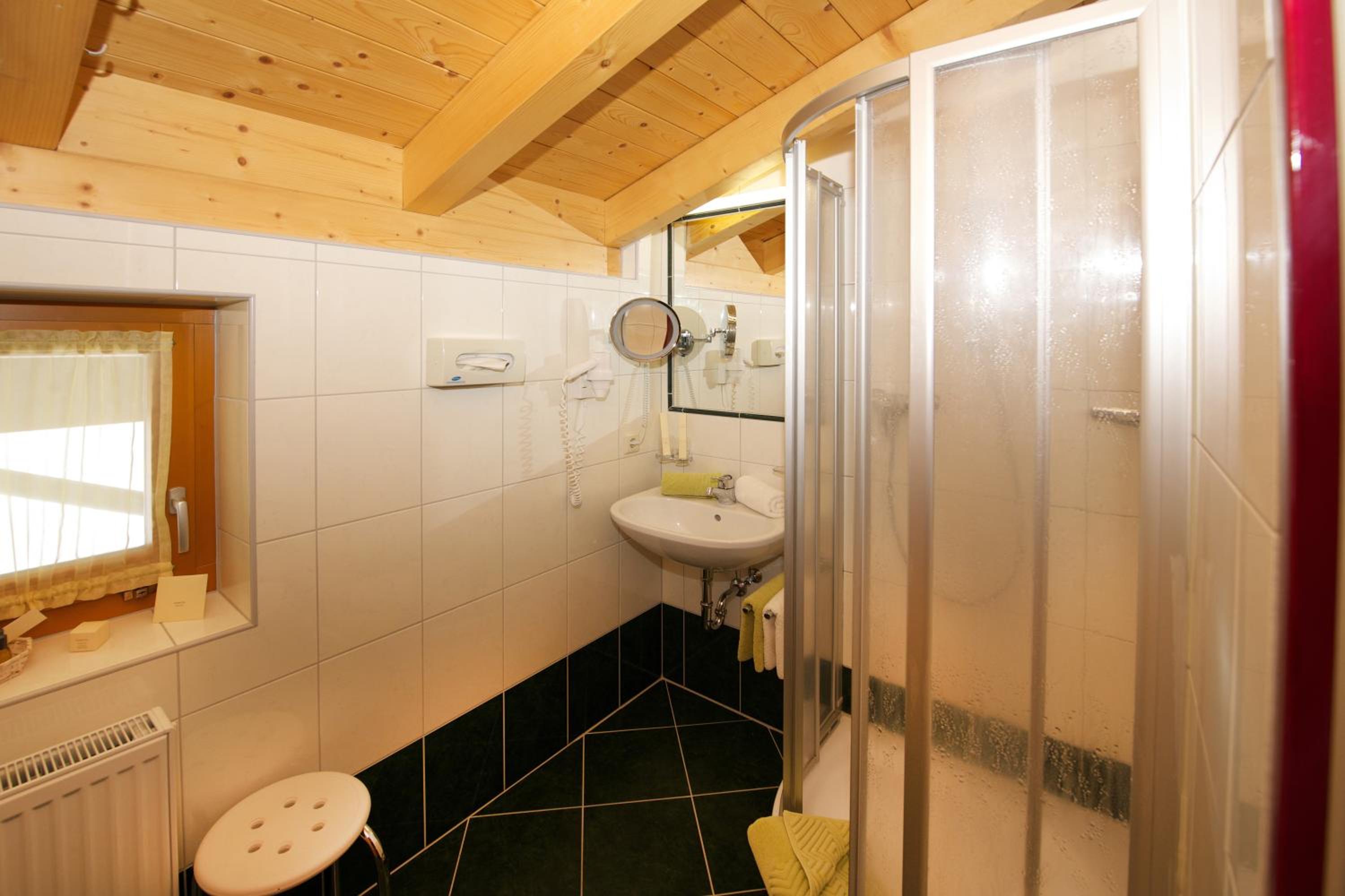 Quadruple Room with Balcony photo 3
