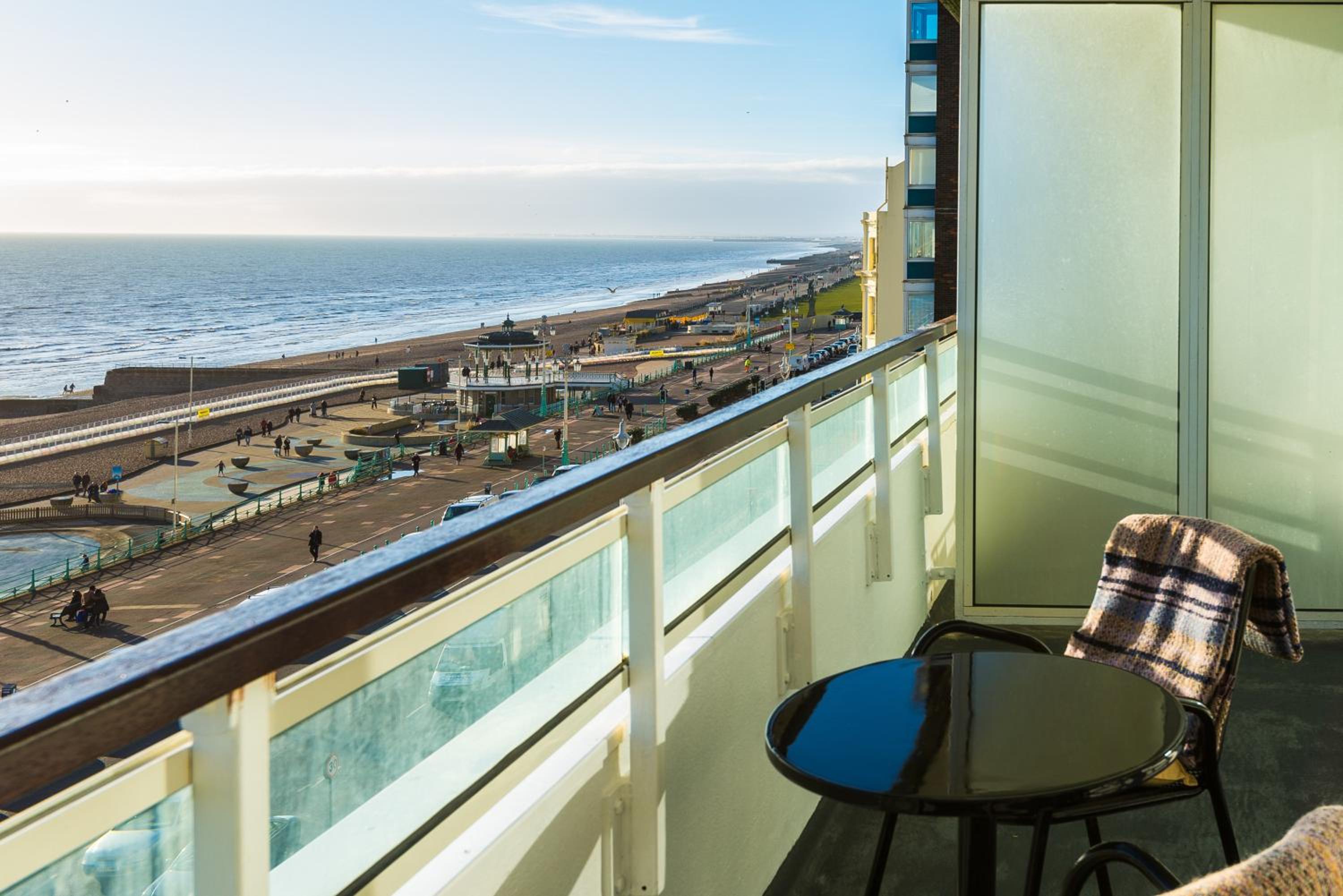 Premium King Room with Balcony - Photo 13