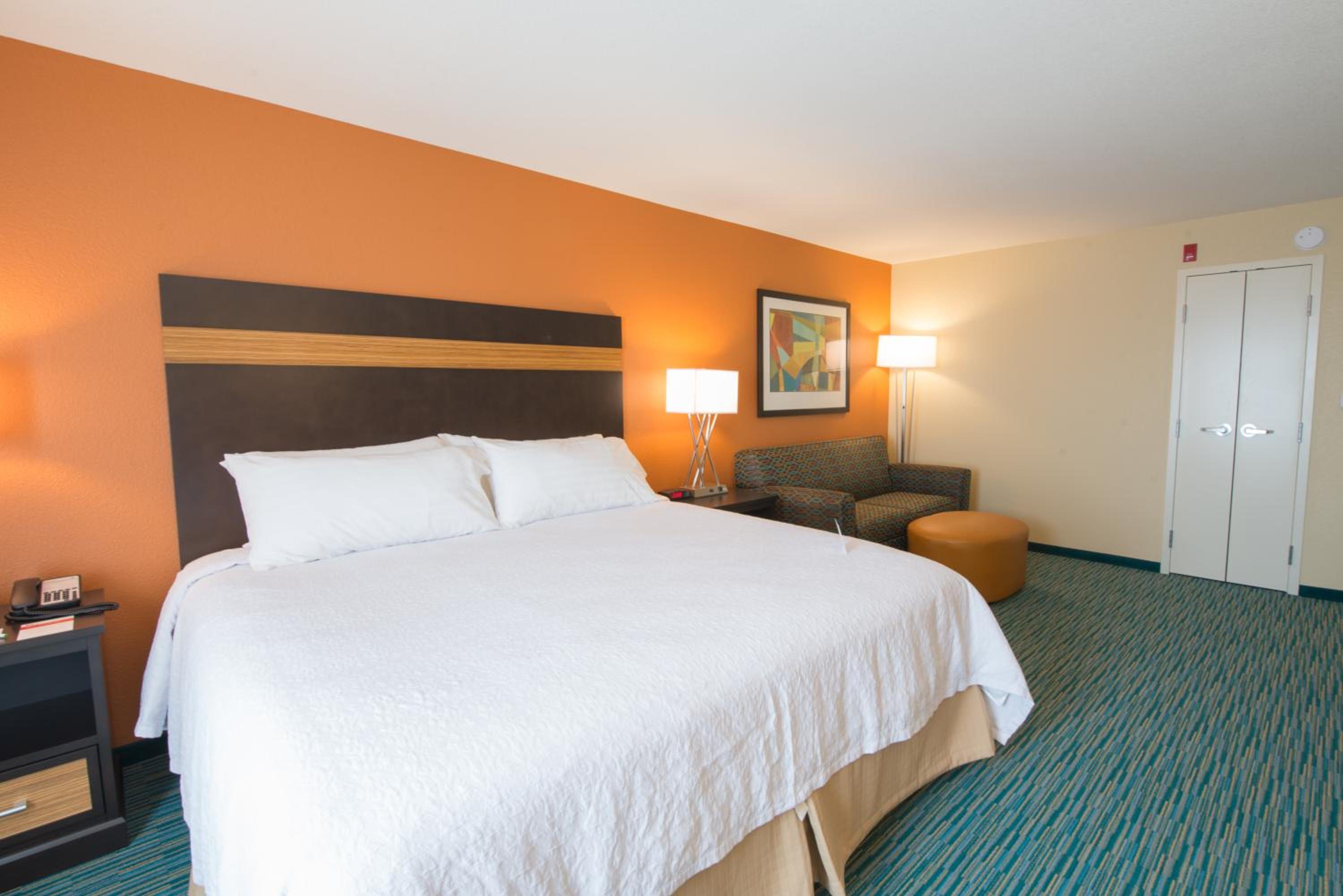 Standard Queen Room with Two Queen Beds and Mobility Accessible Roll-In Shower photo 3