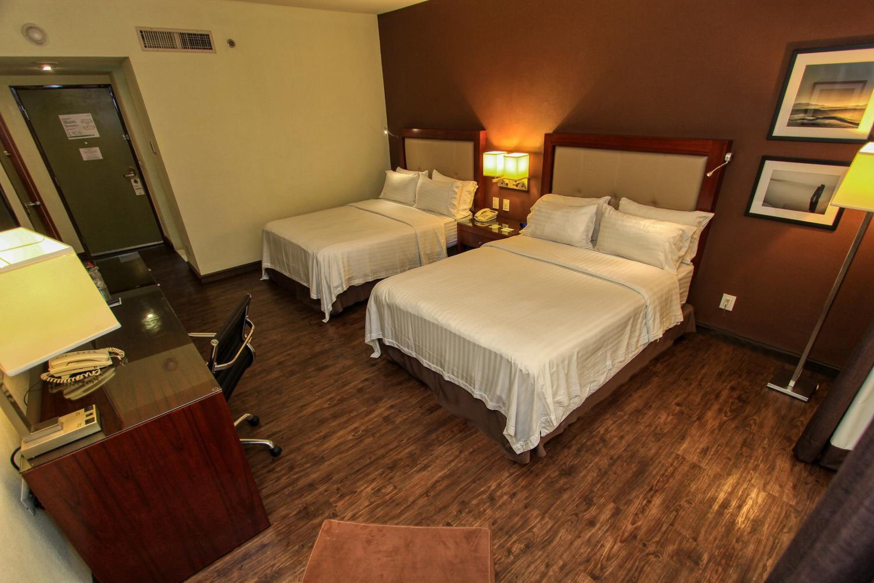 Standard Double Room with Two Double Beds - Photo 3