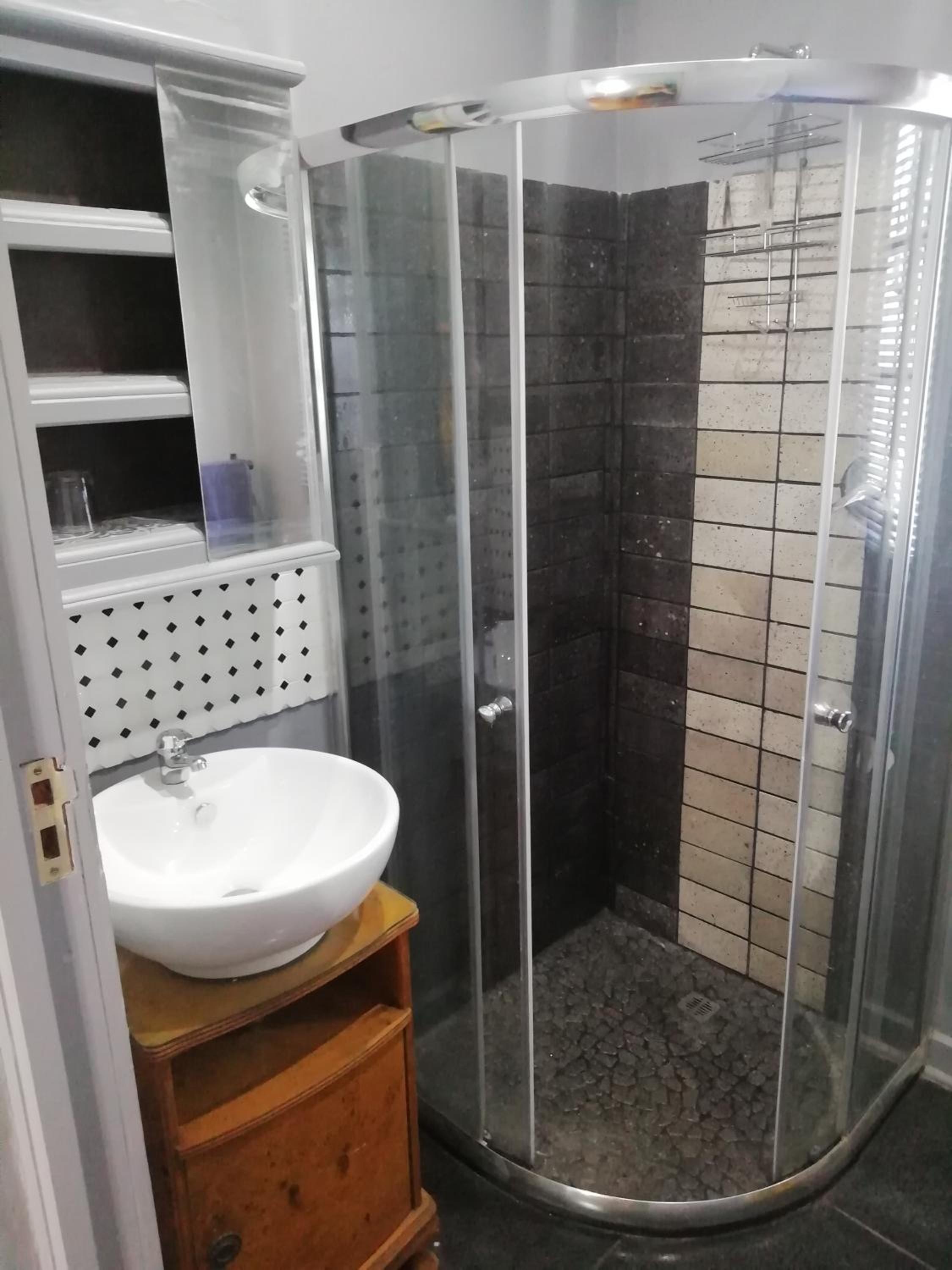 Deluxe Double Room with Shower - Photo 15