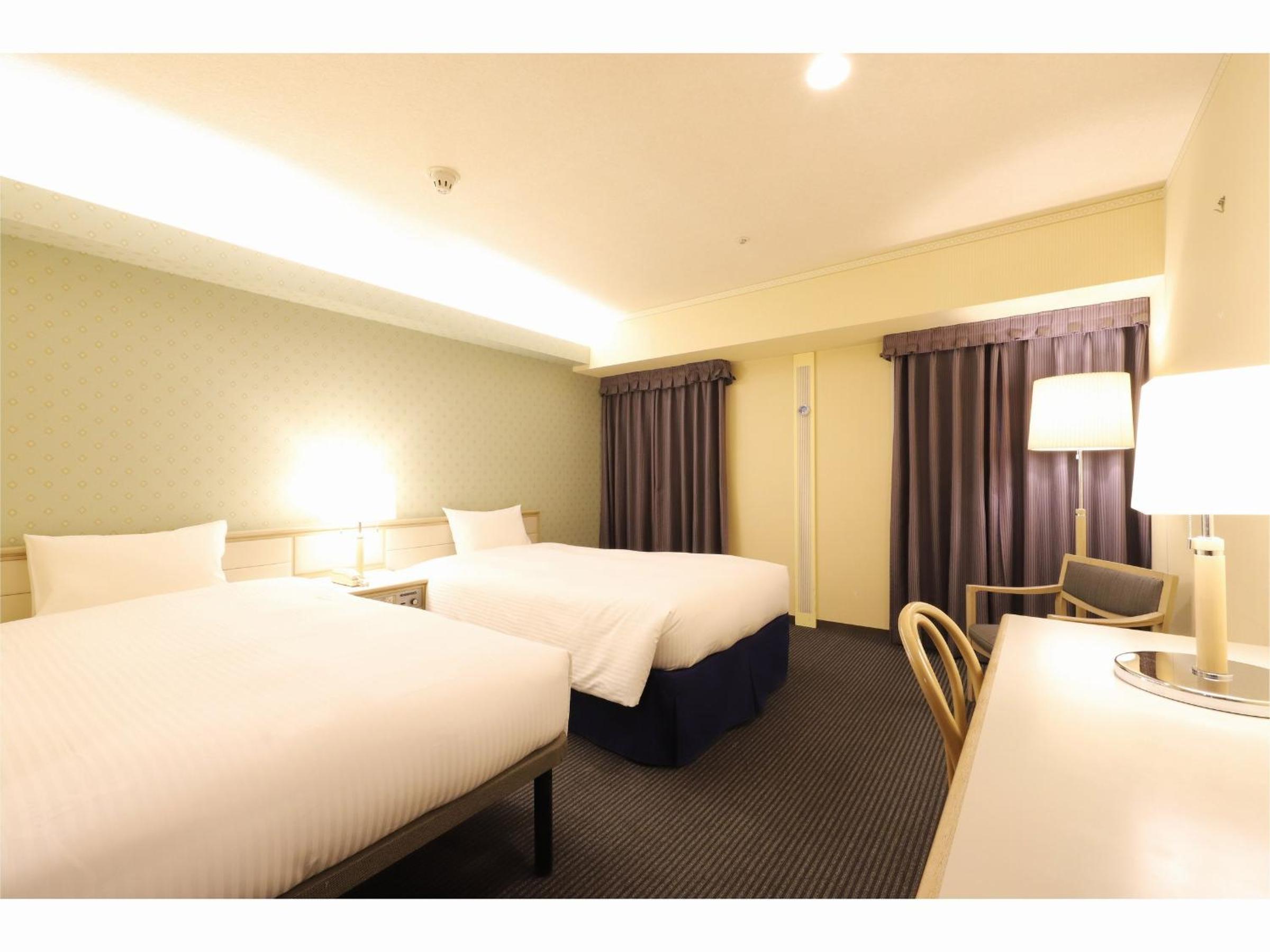 Twin Room - Non-Smoking - Photo 1
