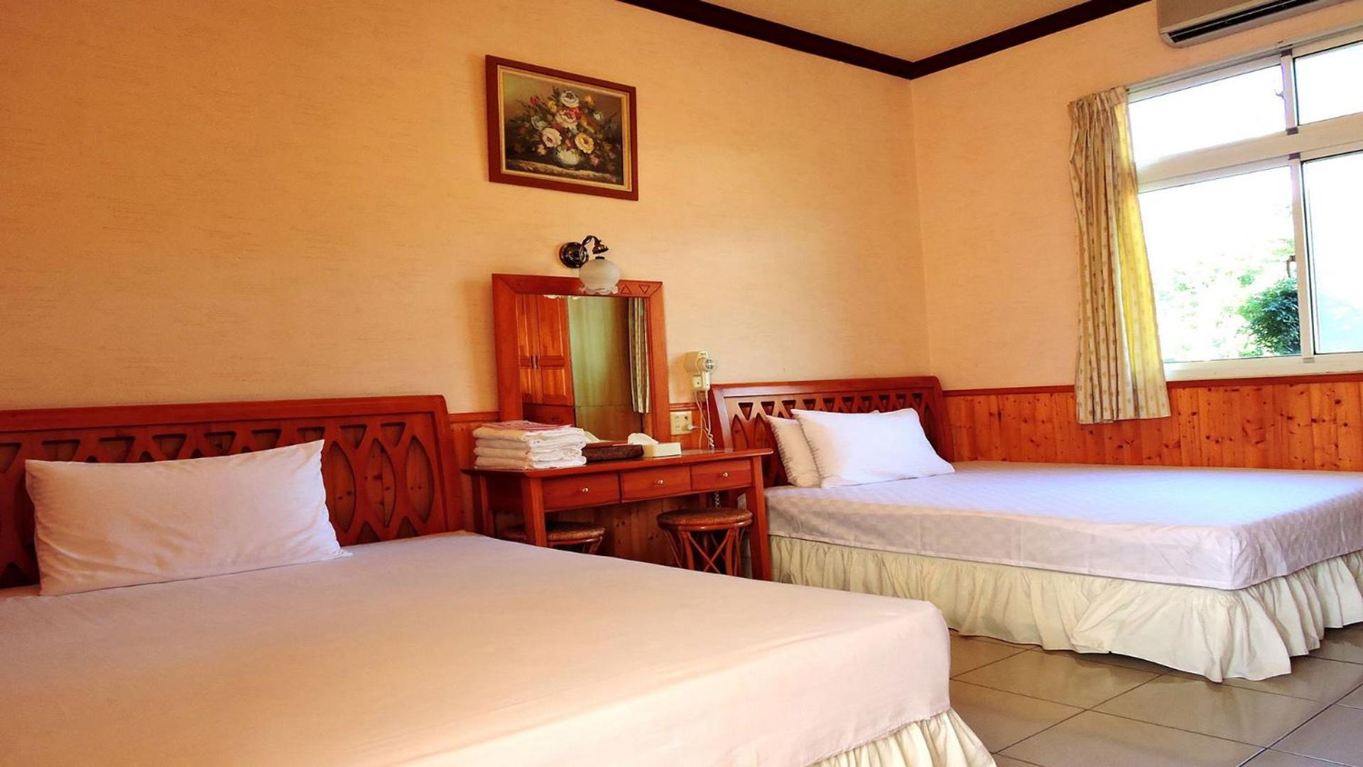 Quadruple Room With Private Bathroom photo 2