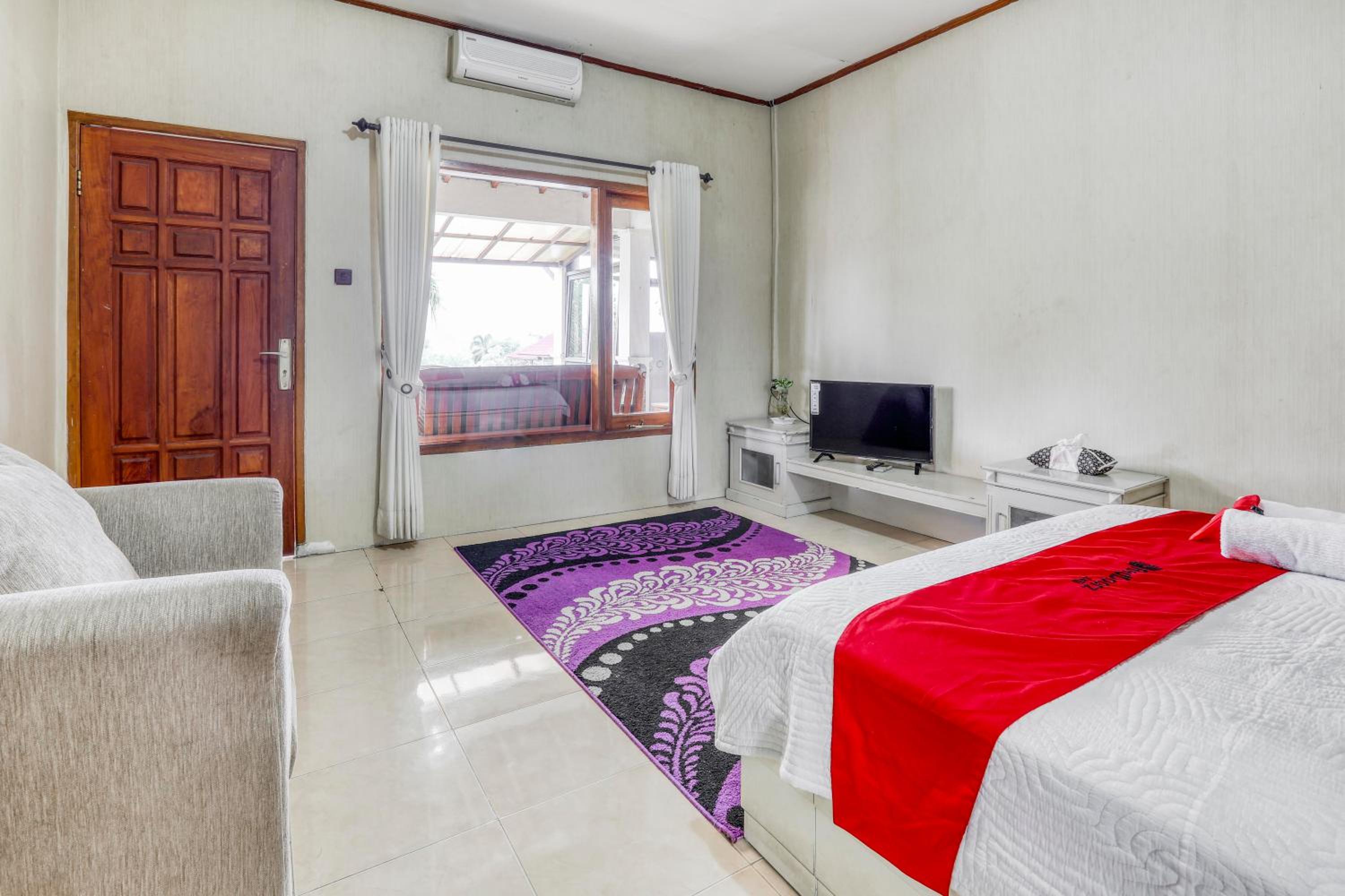 Deluxe Room - Photo 3