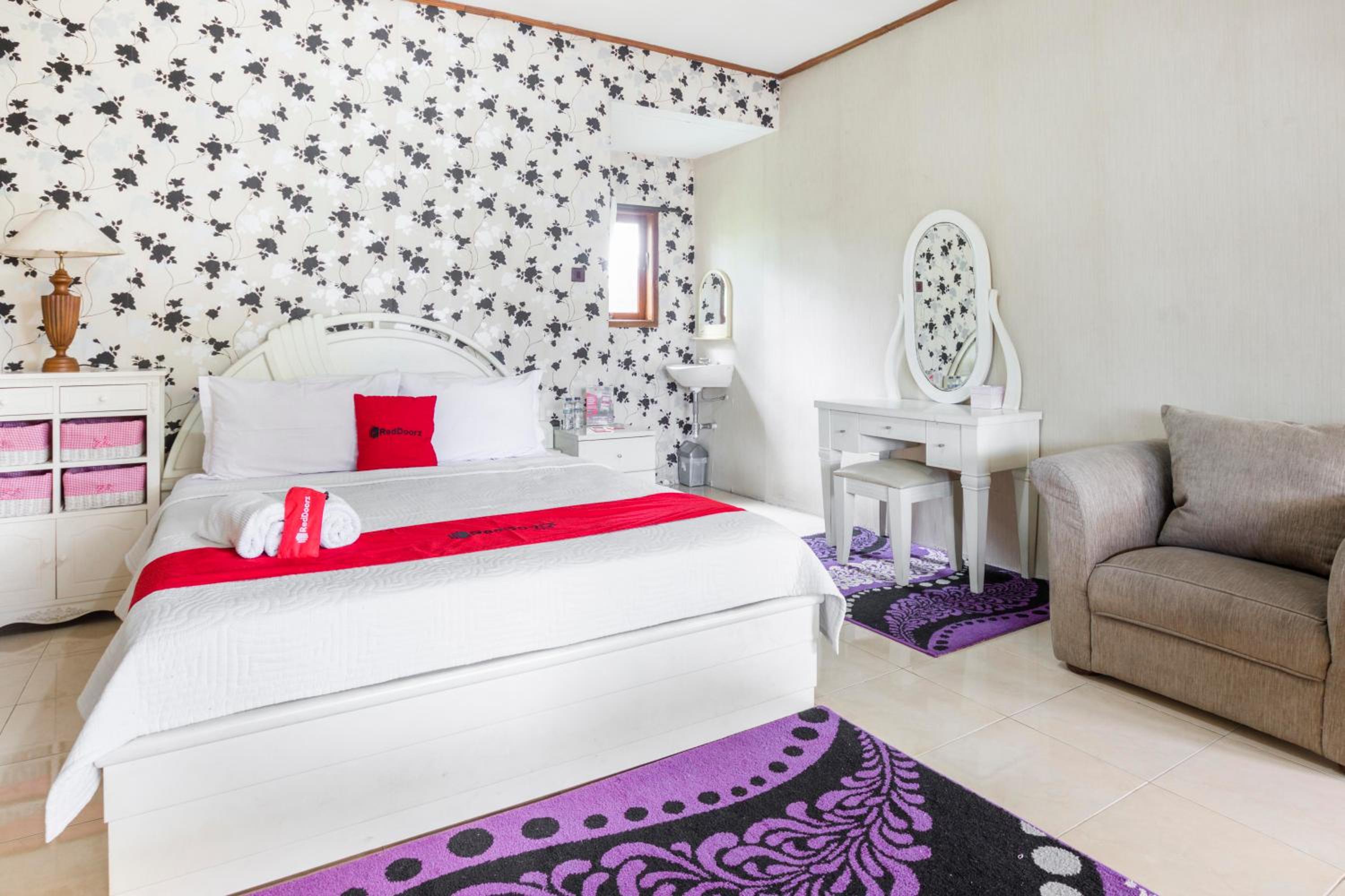 Deluxe Room - Photo 1