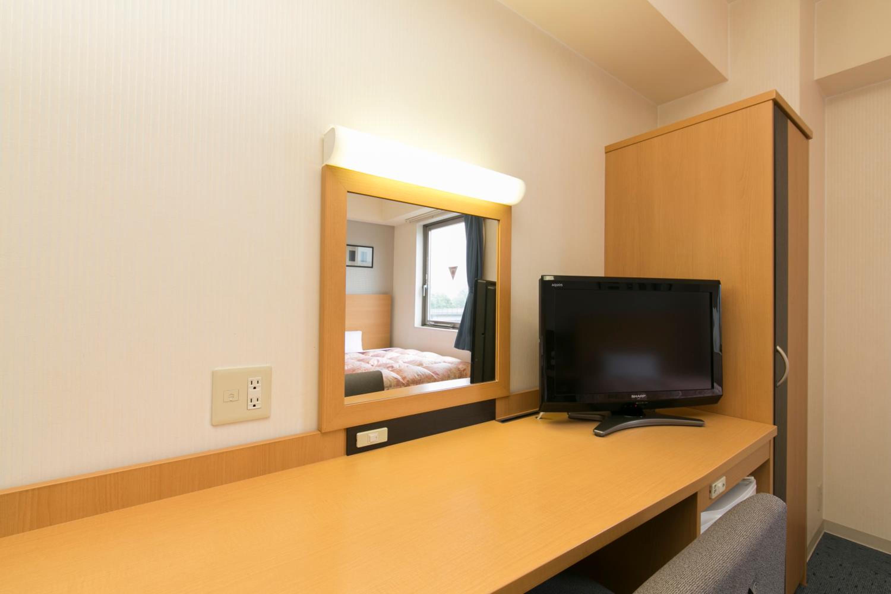 Twin Room - Non-Smoking - Photo 1