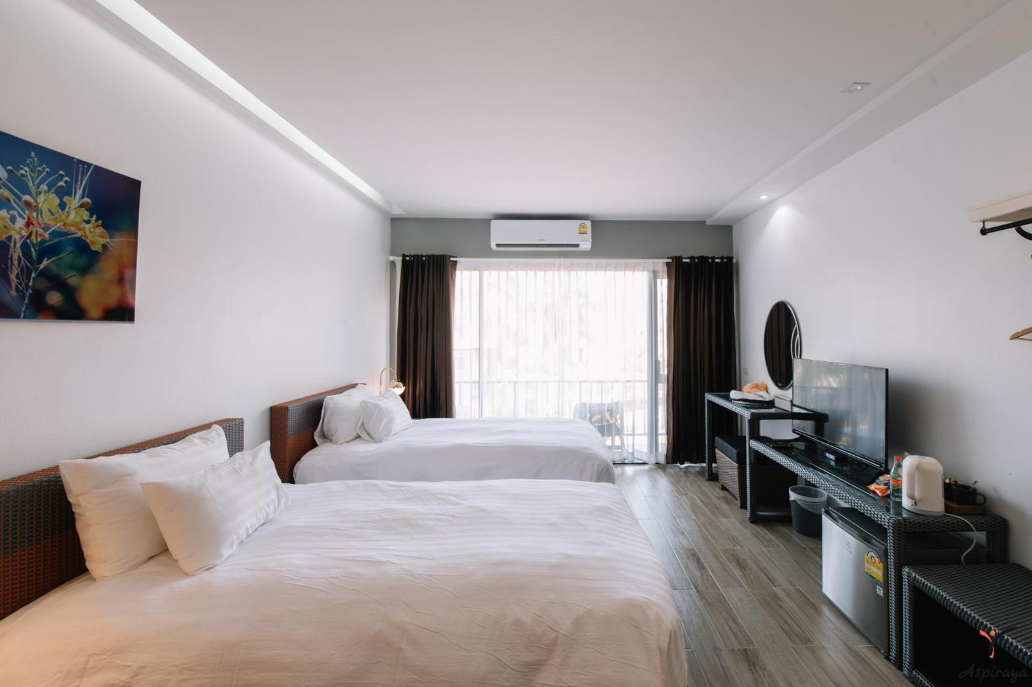 Deluxe Twin Room - Photo 8
