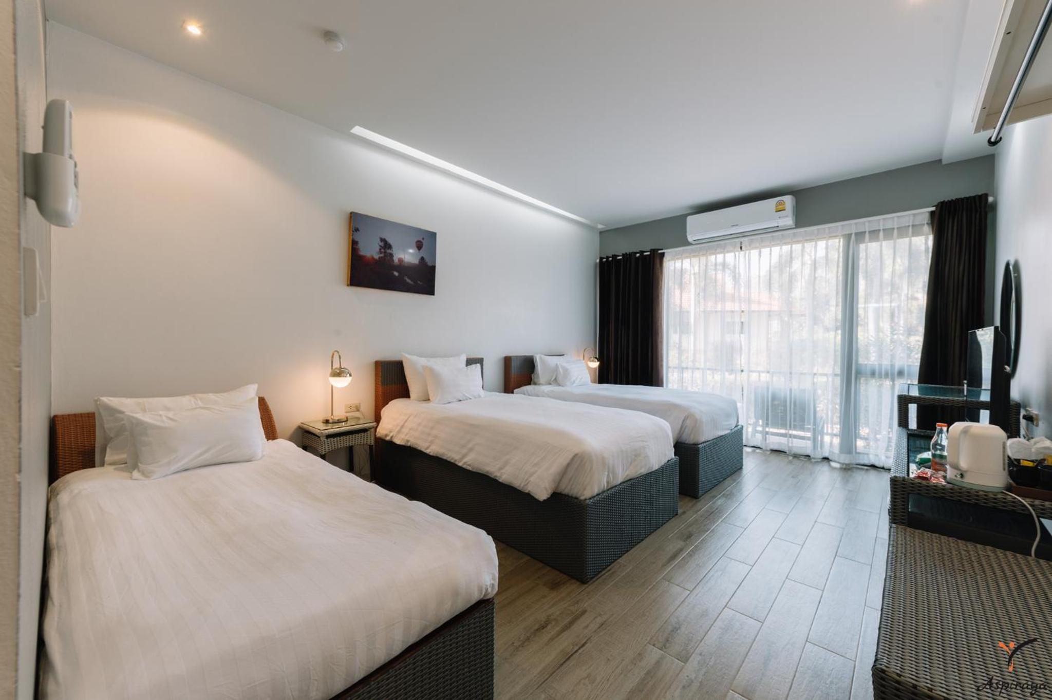 Deluxe Triple Room - Photo 5